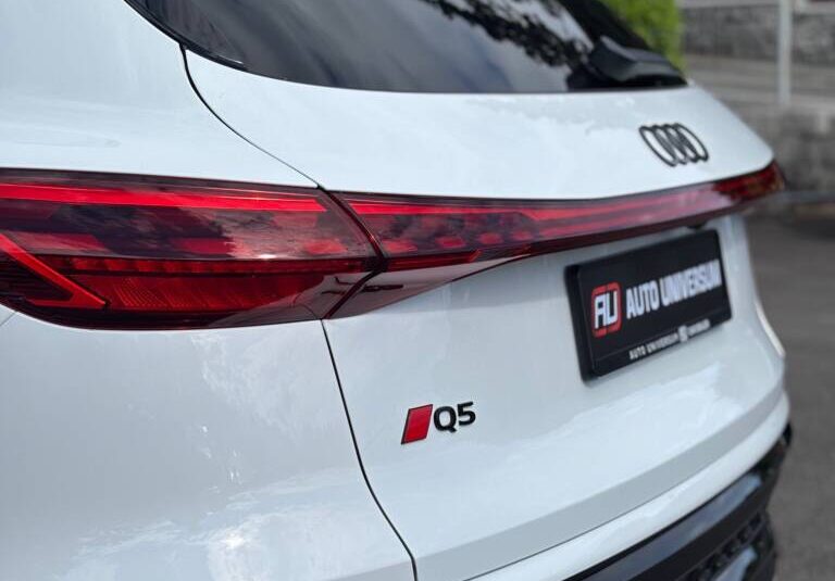 Audi Q5 TFSI Quattro S-Line – NOVI MODEL – ISPORUKA ODMAH!