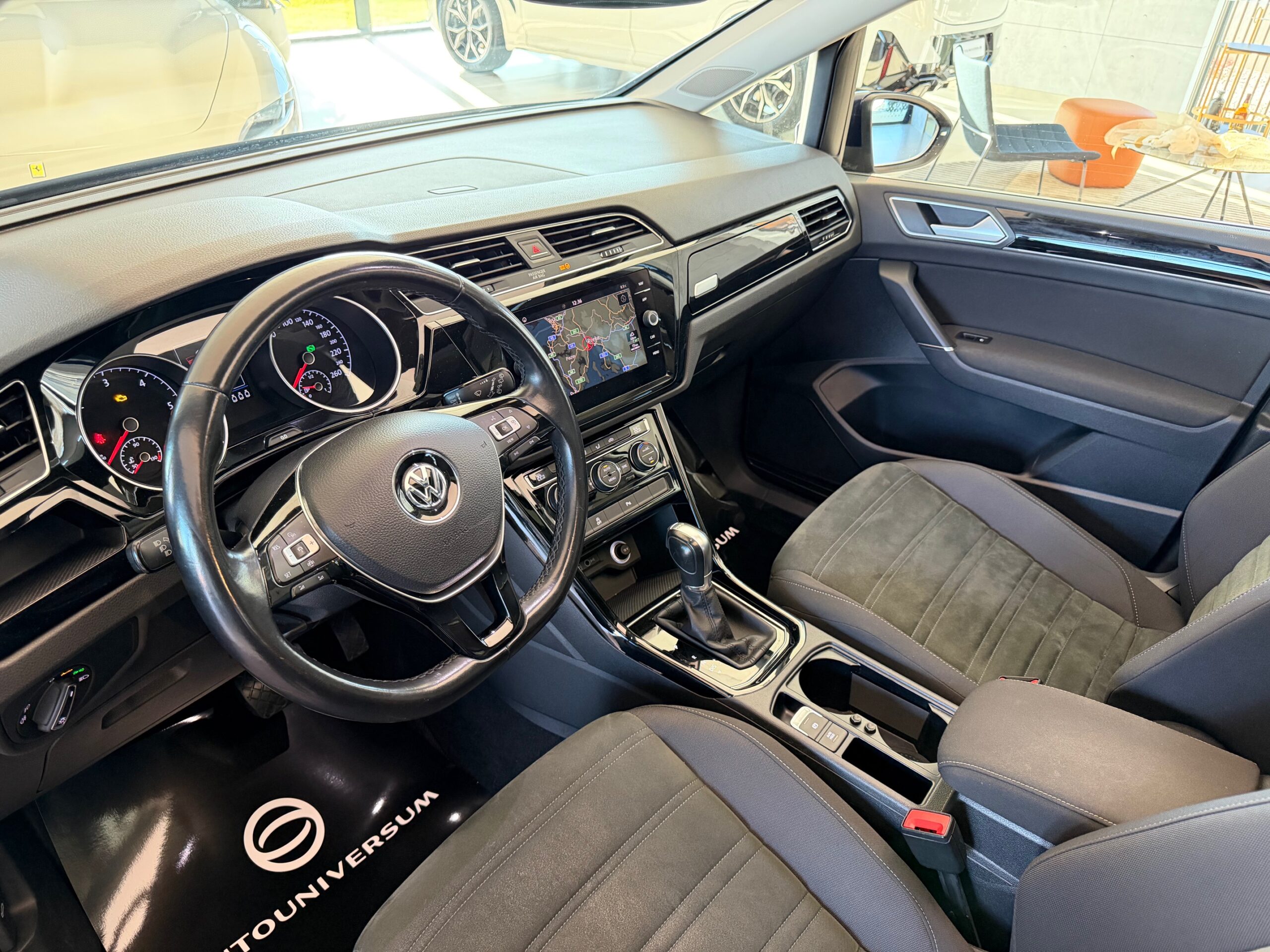 VW Touran 1.6 TDI DSG Highline