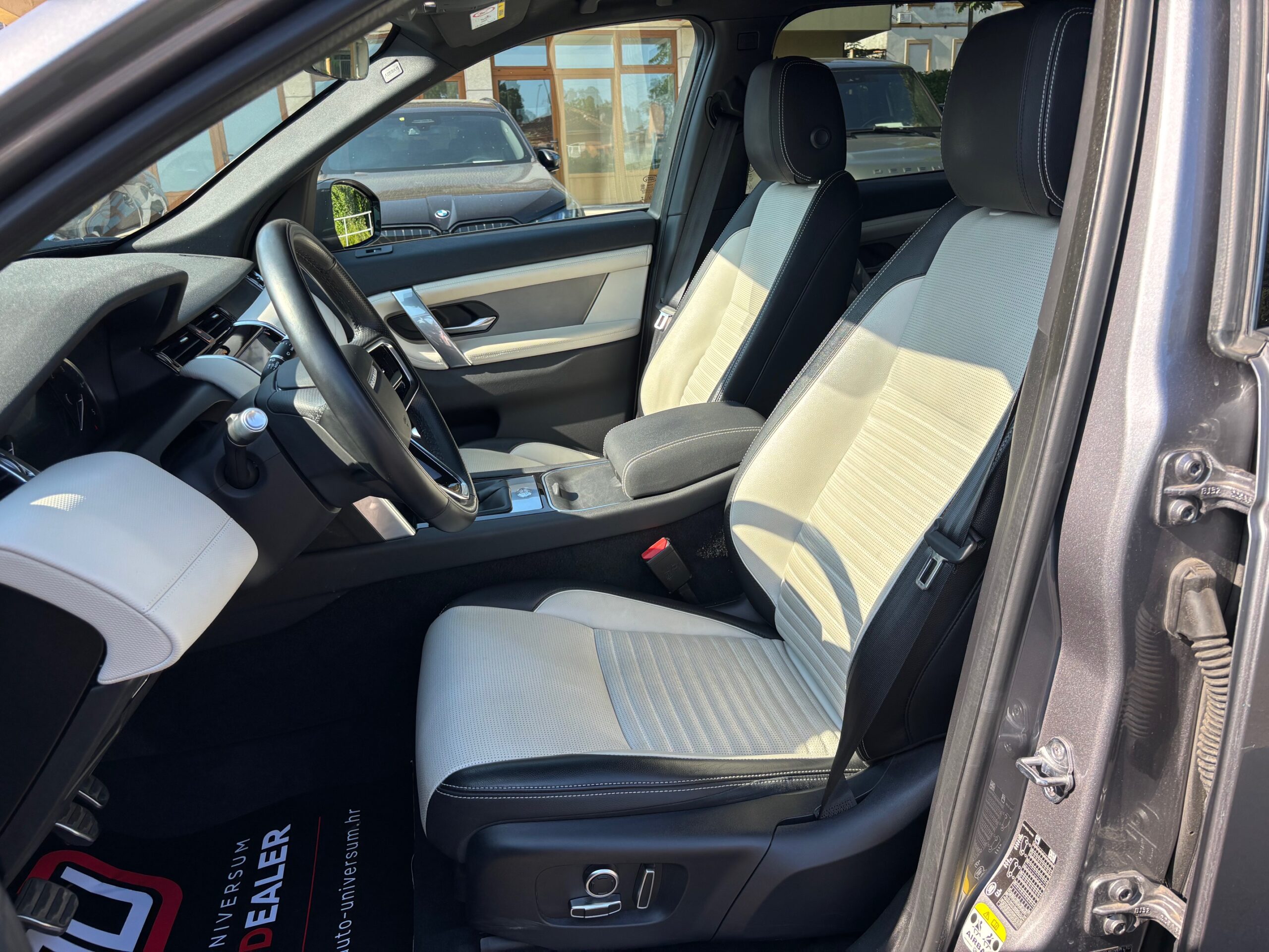 Land Rover Discovery Sport D165 R-Dynamic SE