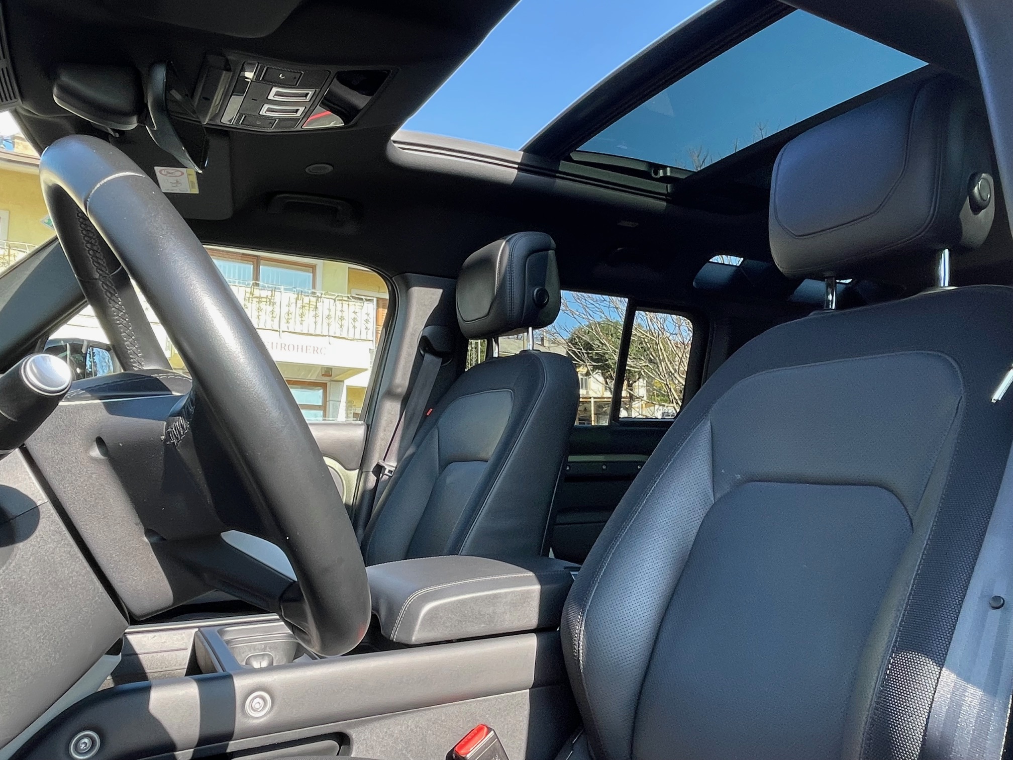 Land Rover Defender D250 X-Dynamic HSE