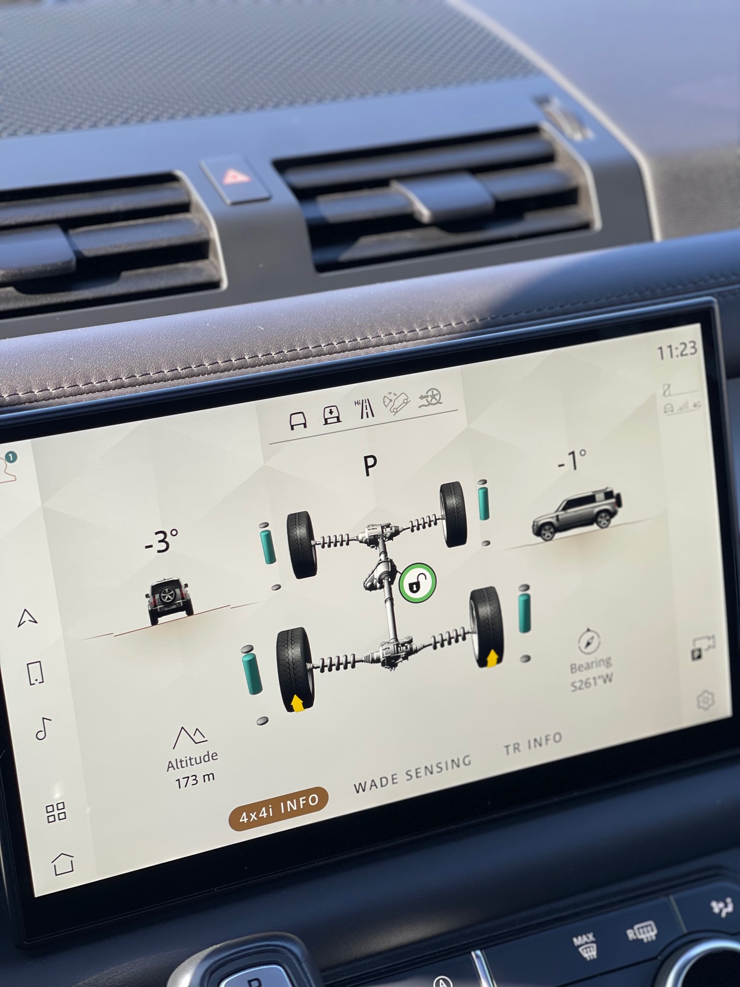 Land Rover Defender D250 X-Dynamic HSE