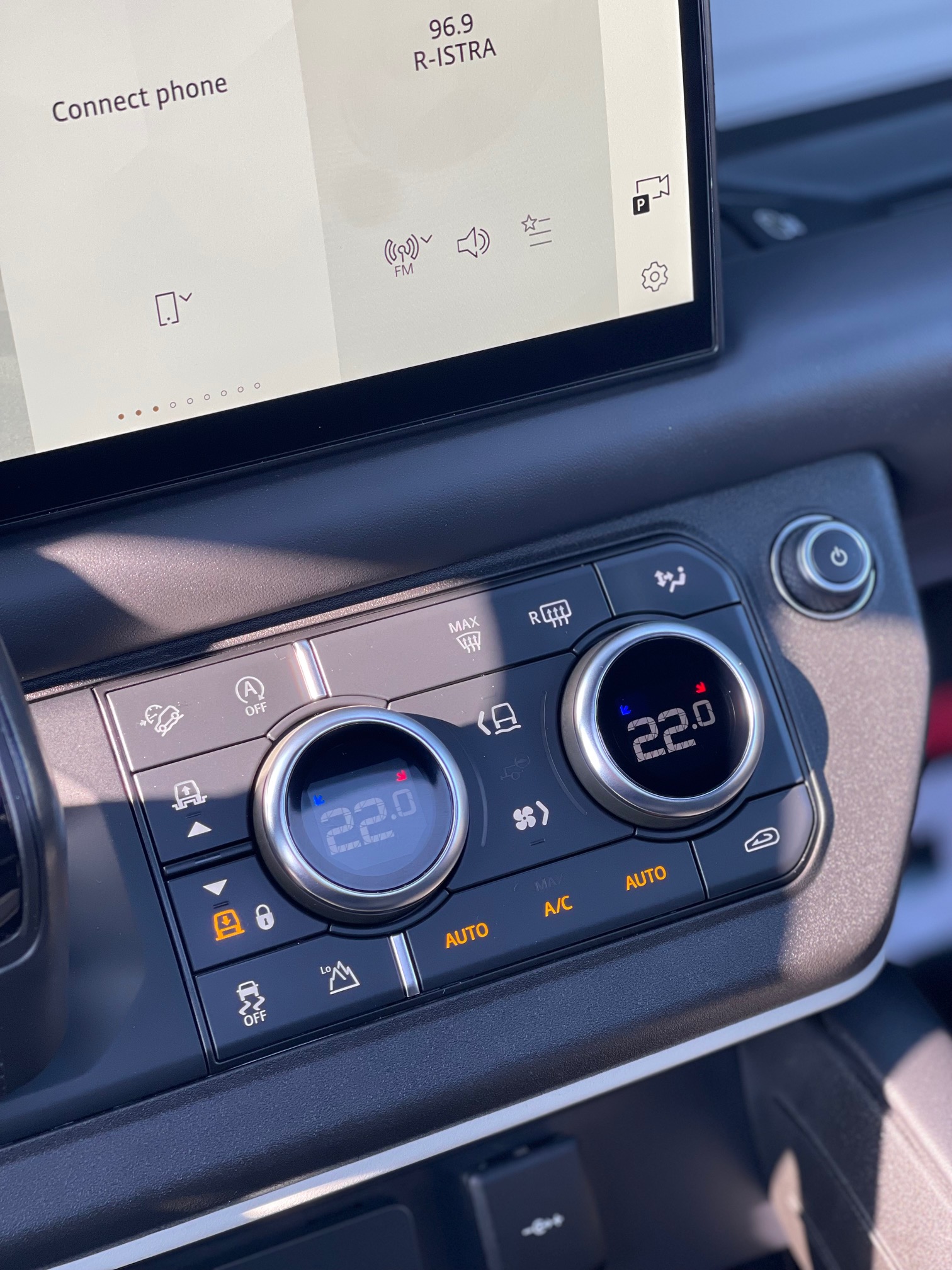 Land Rover Defender D250 X-Dynamic HSE