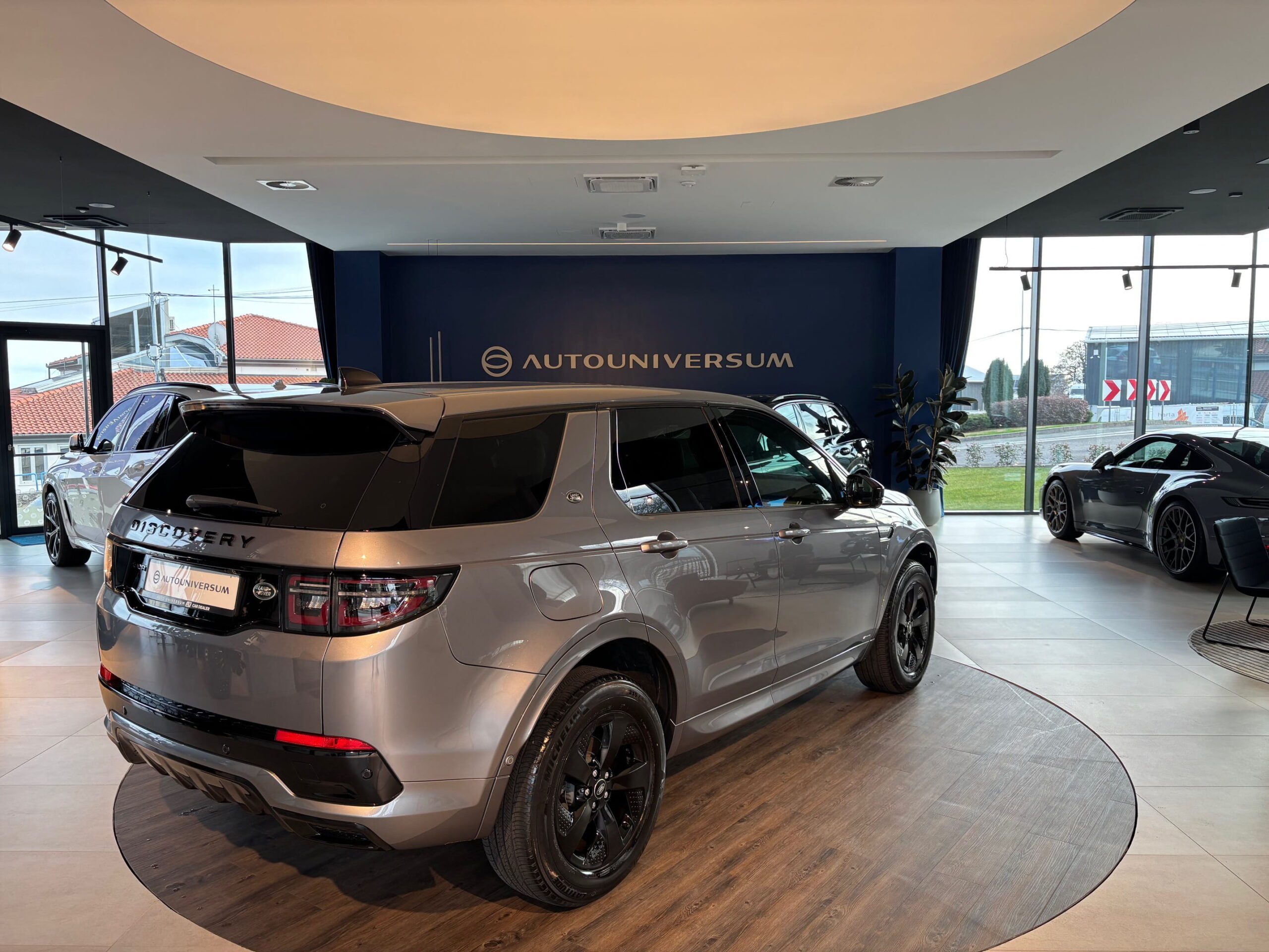 Land Rover Discovery Sport D165 R-Dynamic SE