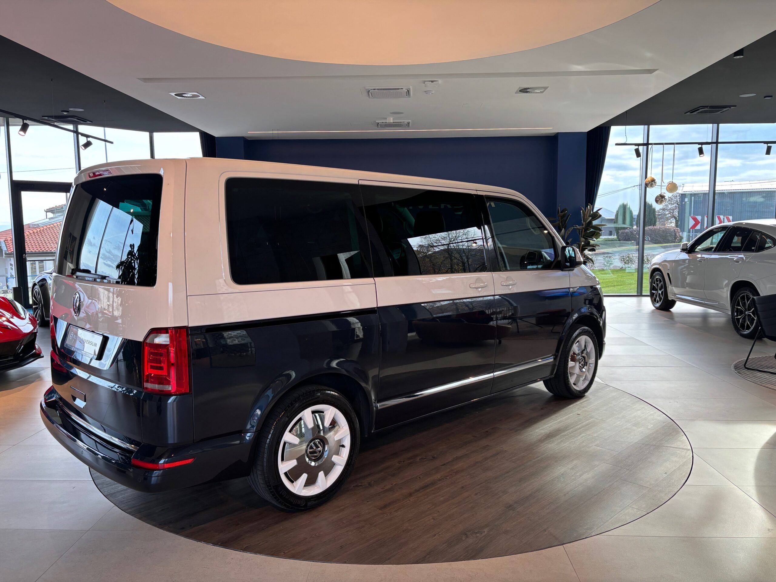 Volkswagen Multivan 6.1 2.0 TDI DSG 4Motion