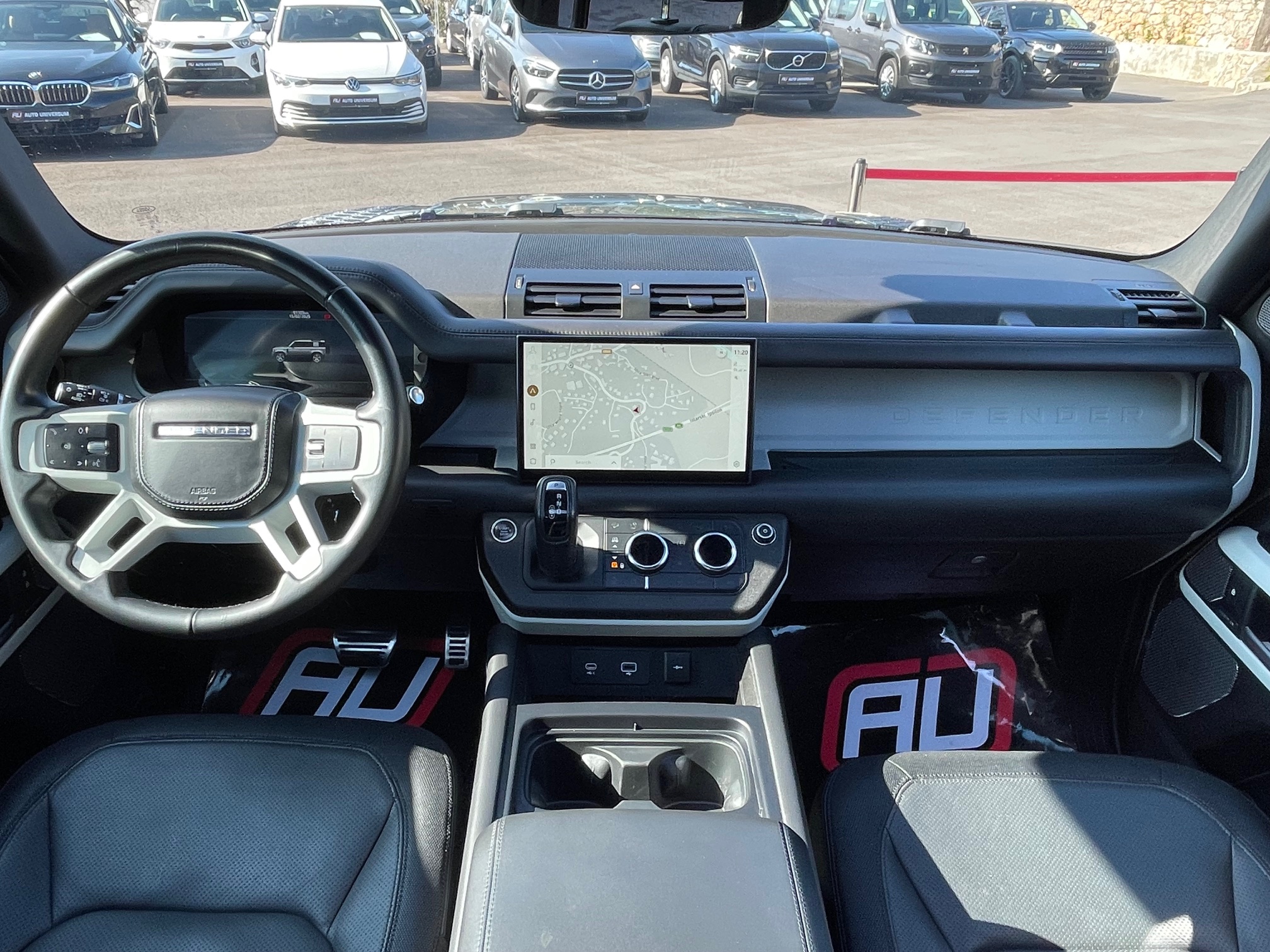 Land Rover Defender D250 X-Dynamic HSE