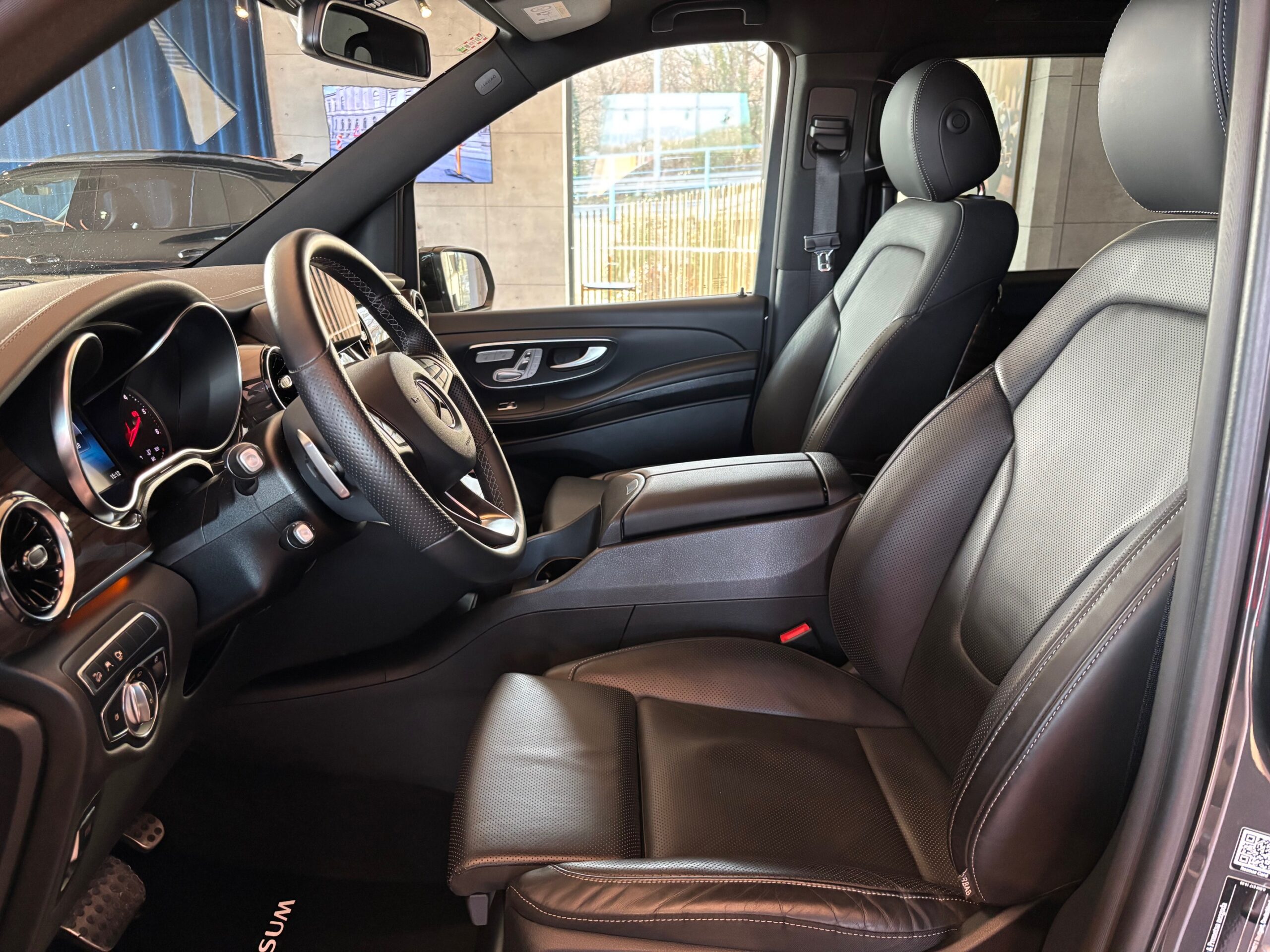 Mercedes V300d 4Matic AMG Line Extra Long