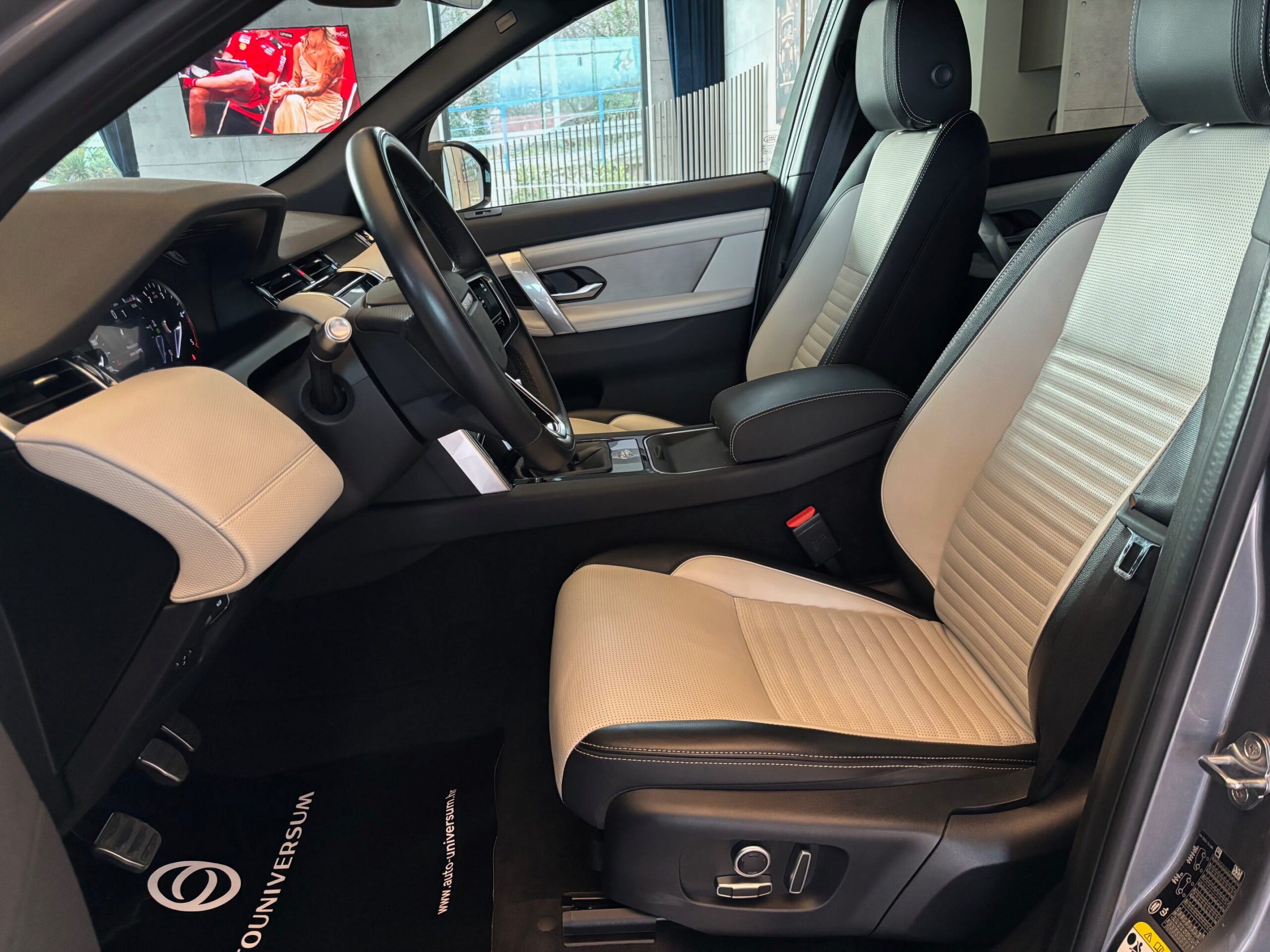 Land Rover Discovery Sport D165 R-Dynamic SE