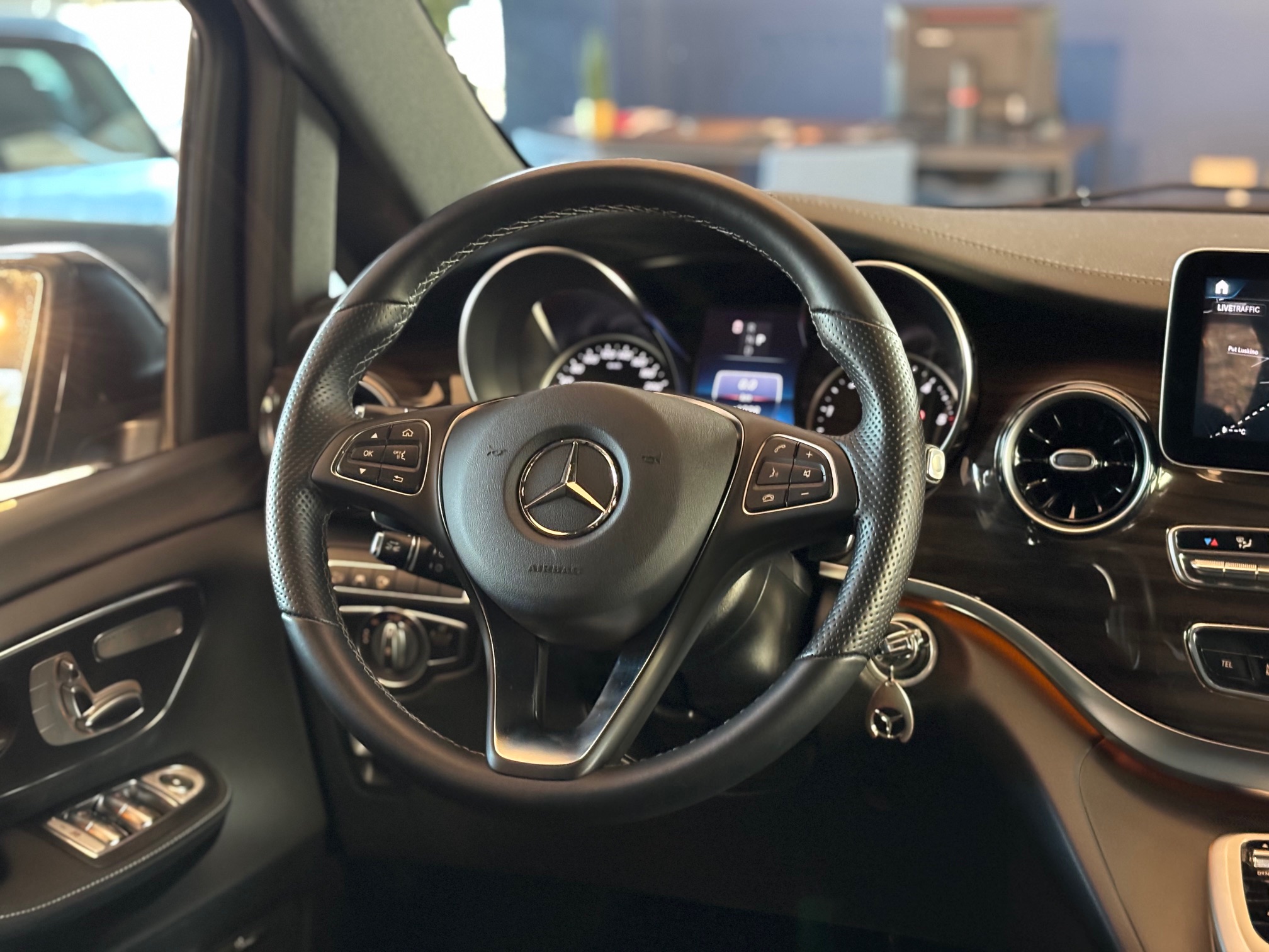 Mercedes V300d 4Matic AMG Line Extra Long