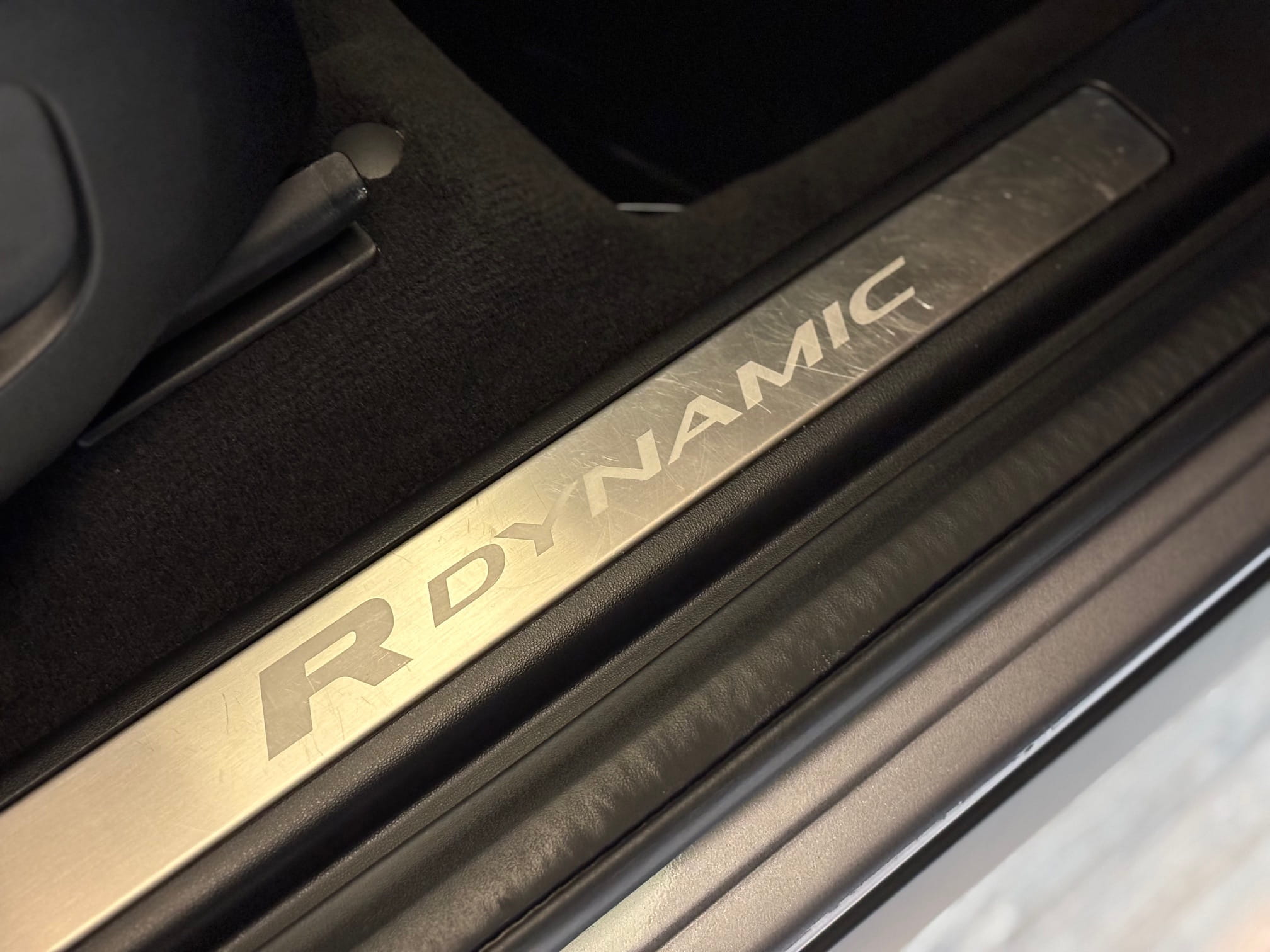 Land Rover Discovery Sport D165 R-Dynamic SE