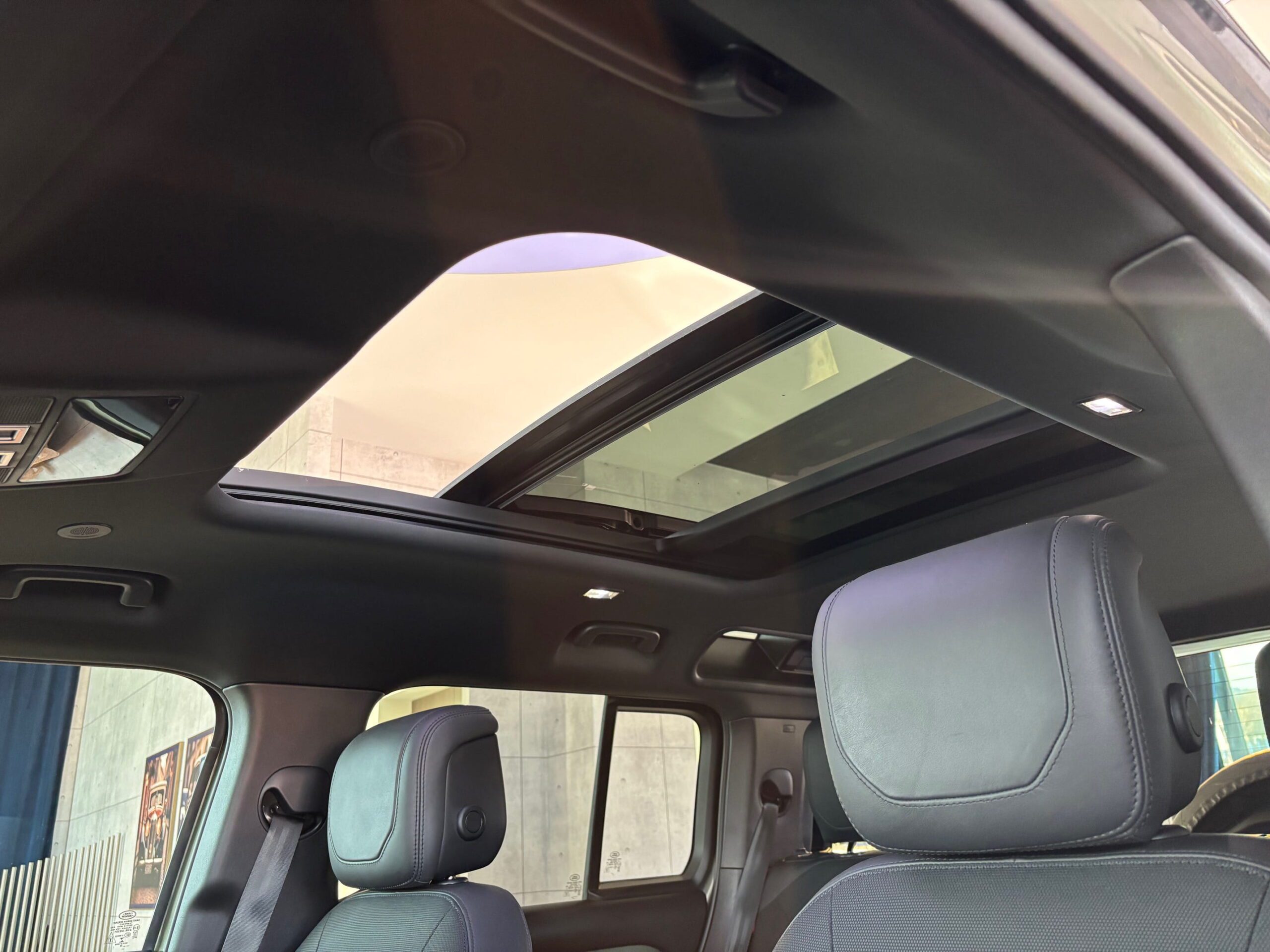 Land Rover Defender D250 X-Dynamic HSE