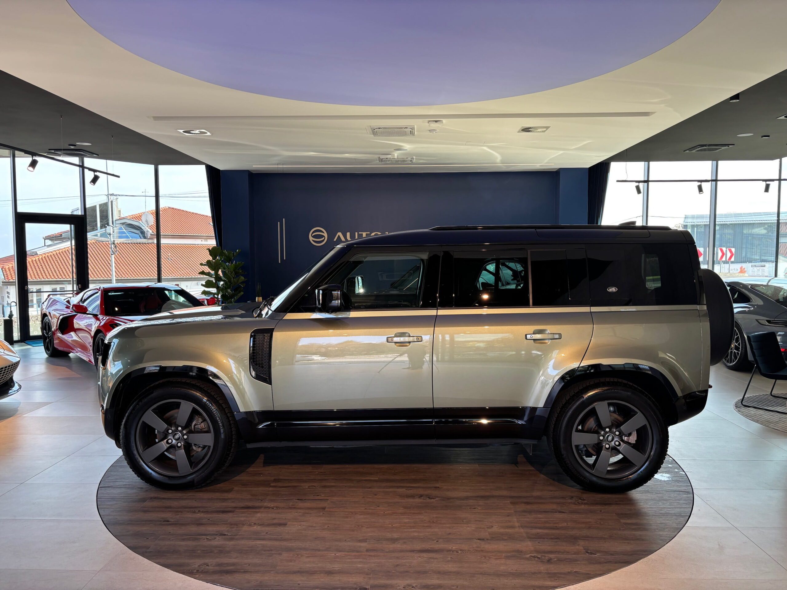 Land Rover Defender D250 X-Dynamic HSE