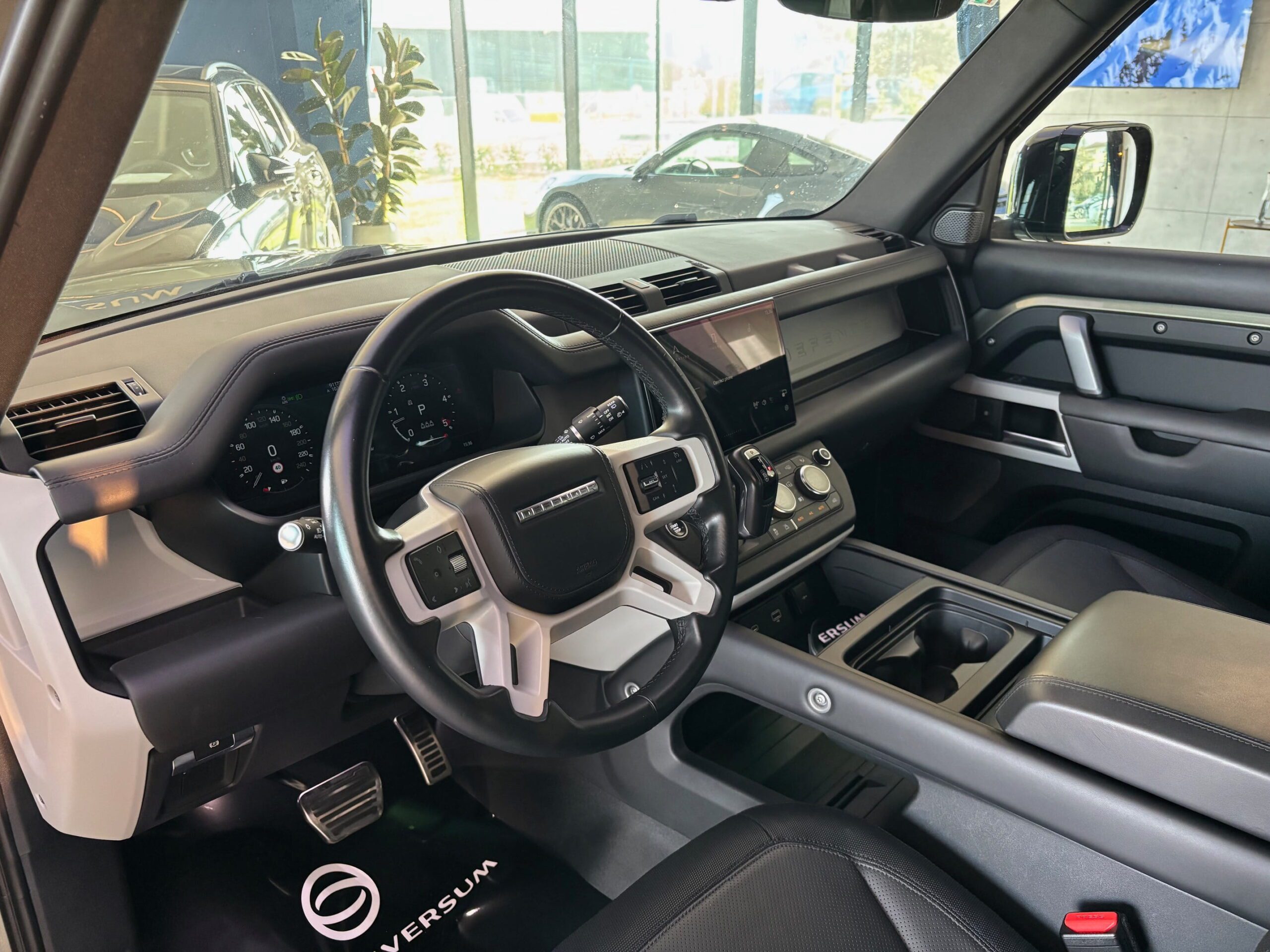 Land Rover Defender D250 X-Dynamic HSE