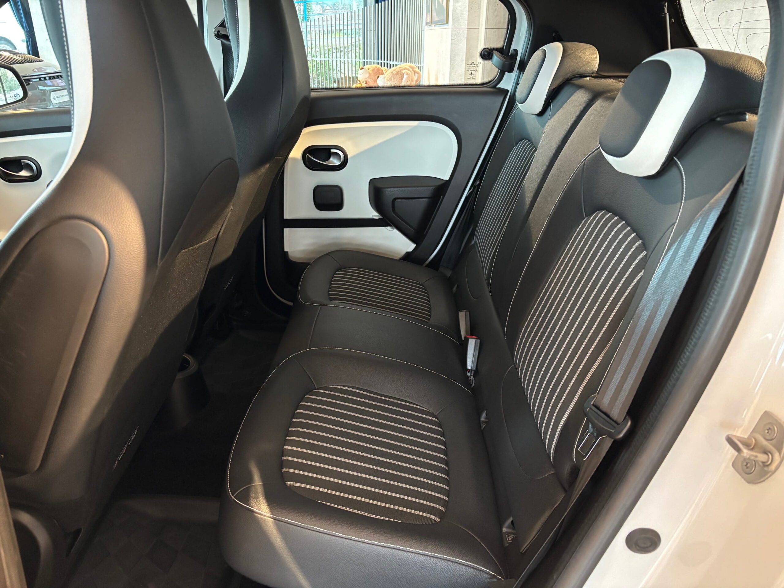 Renault Twingo Z.E. R80 Intens