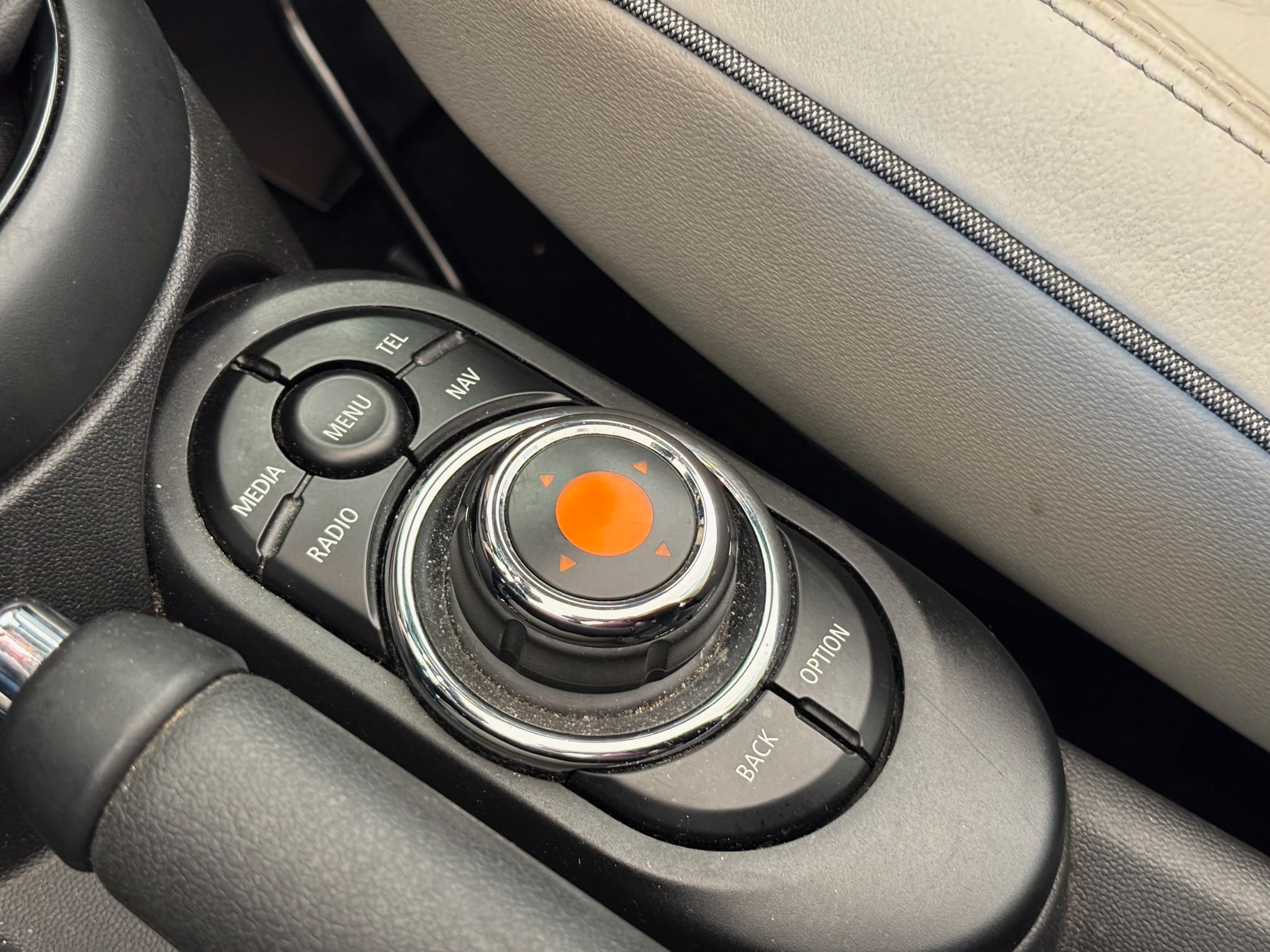 Mini Cooper Cabrio 1.5 Automatic