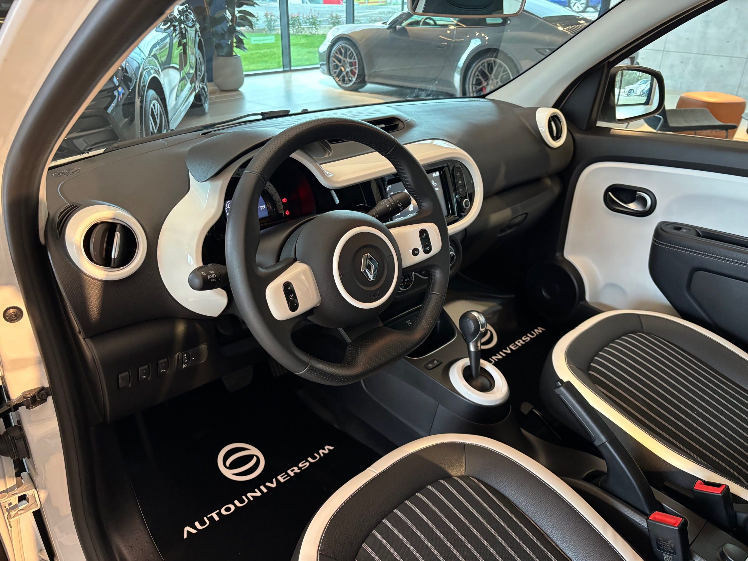 Renault Twingo Z.E. R80 Intens