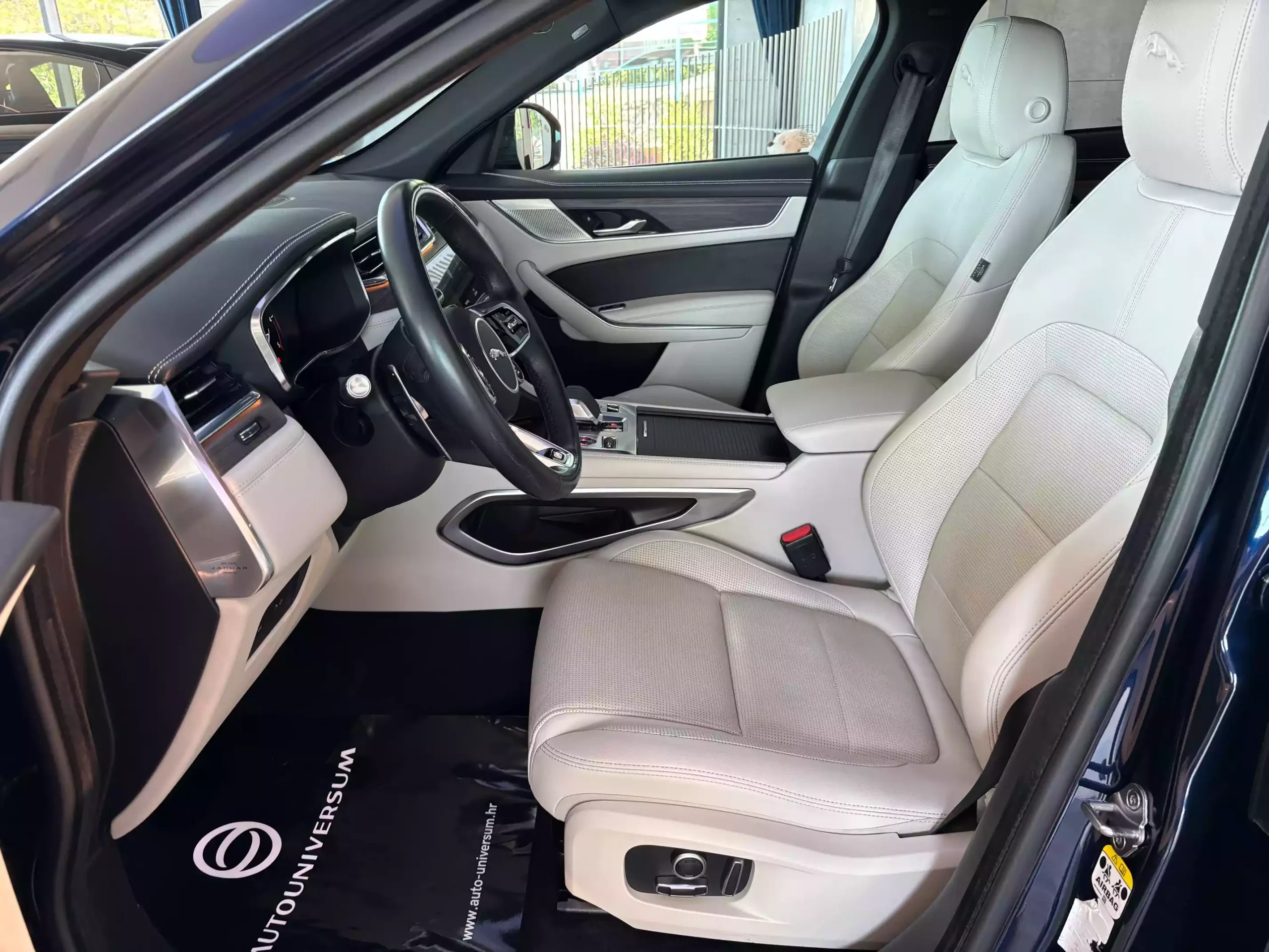 Jaguar F-Pace AWD D200 HSE R-Dynamic Automatic