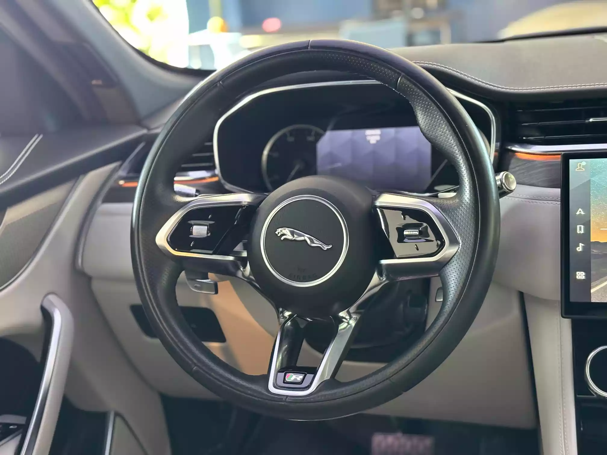 Jaguar F-Pace AWD D200 HSE R-Dynamic Automatic