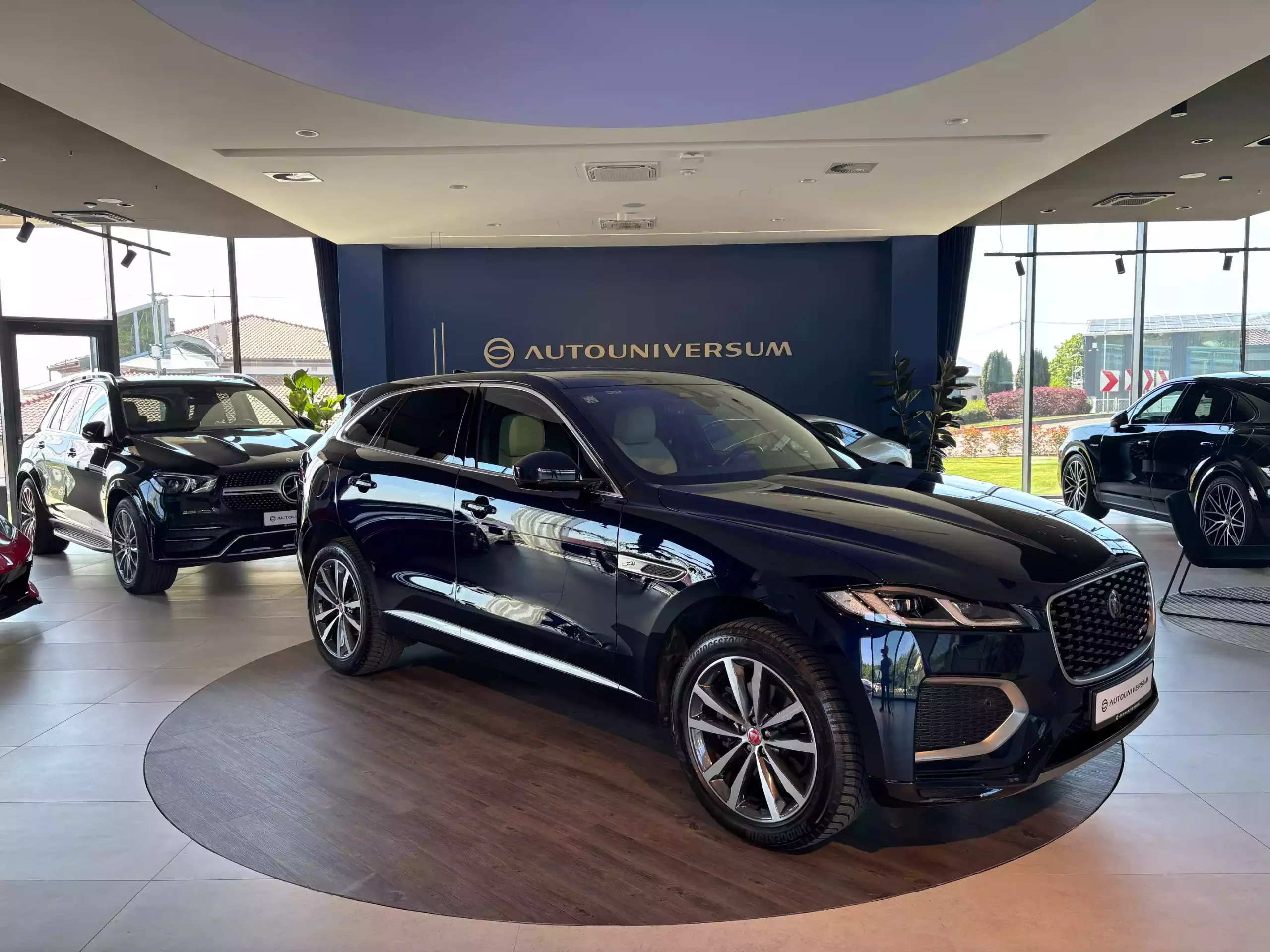 Jaguar F-Pace AWD D200 HSE R-Dynamic Automatic