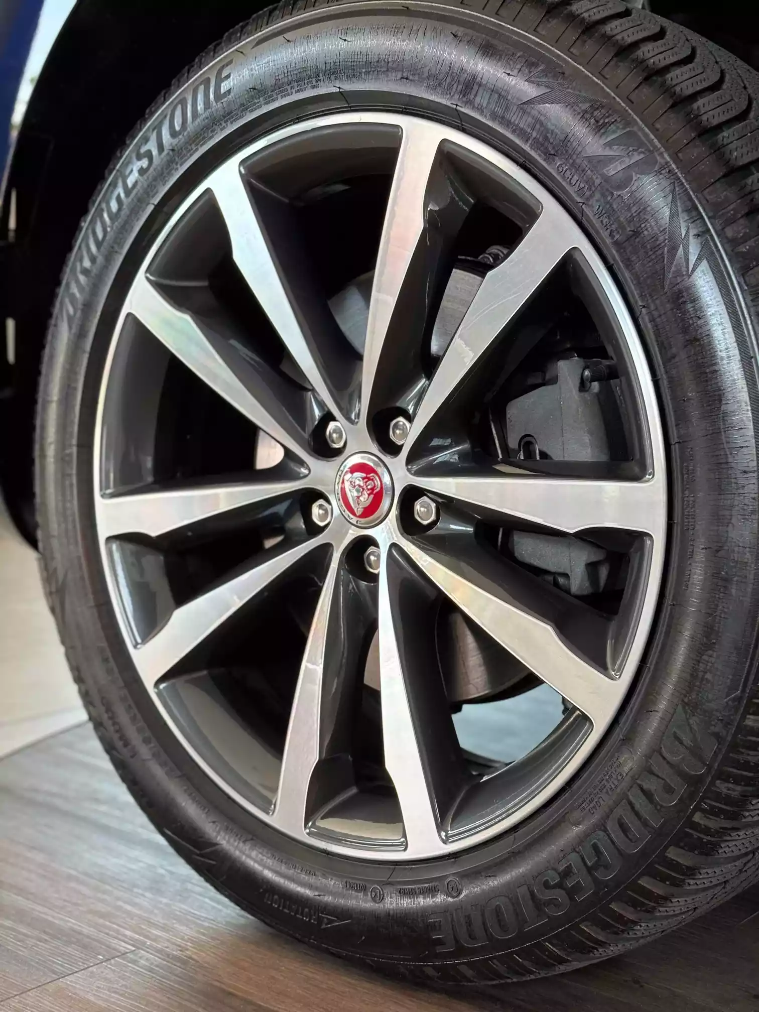 Jaguar F-Pace AWD D200 HSE R-Dynamic Automatic