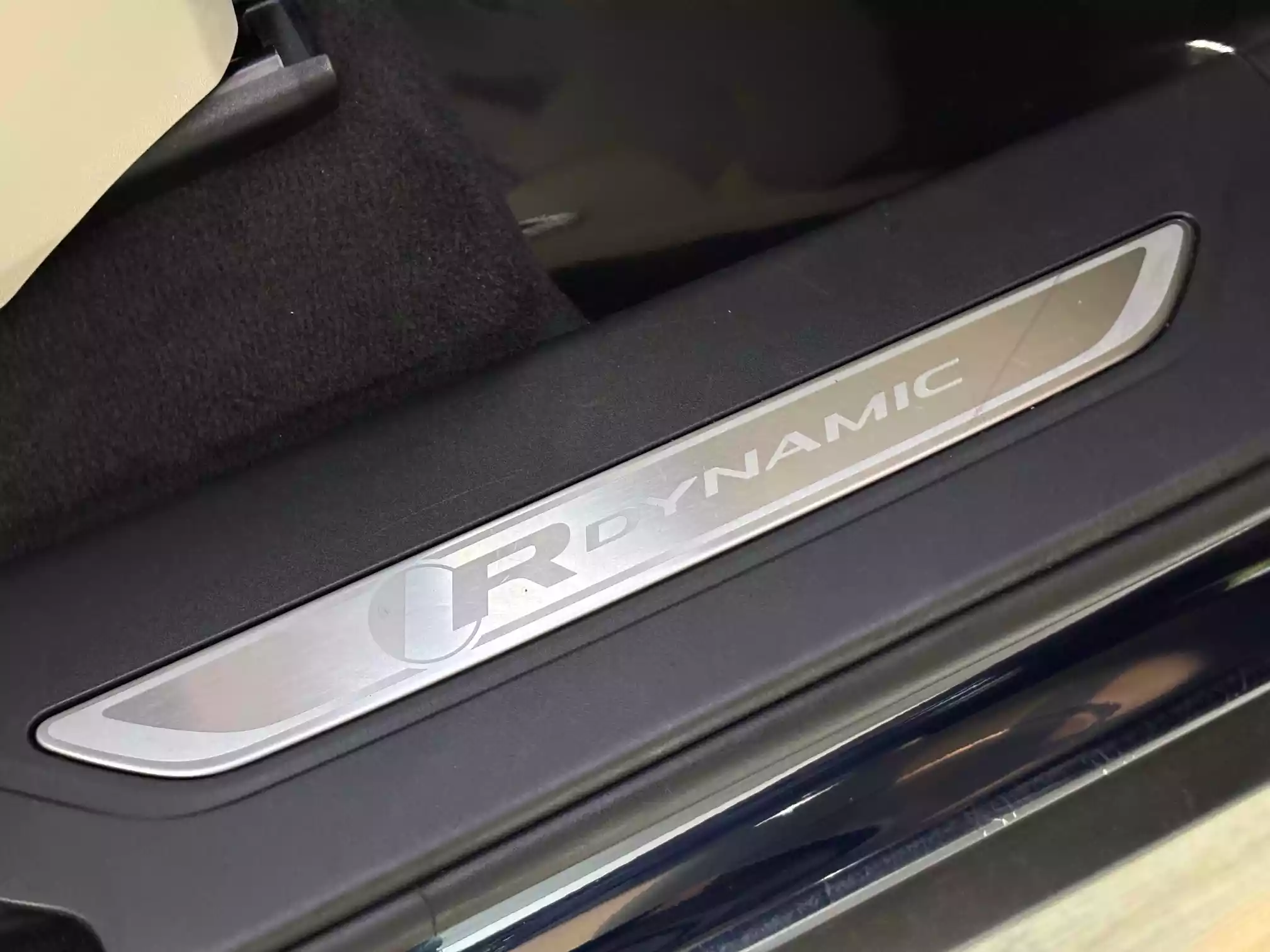 Jaguar F-Pace AWD D200 HSE R-Dynamic Automatic