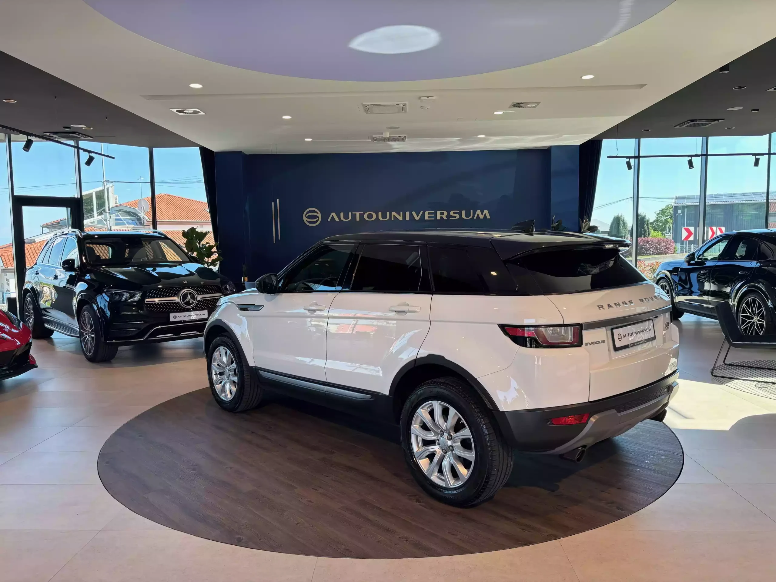 Range Rover Evoque 2.0 TD4 AWD SE Automatic