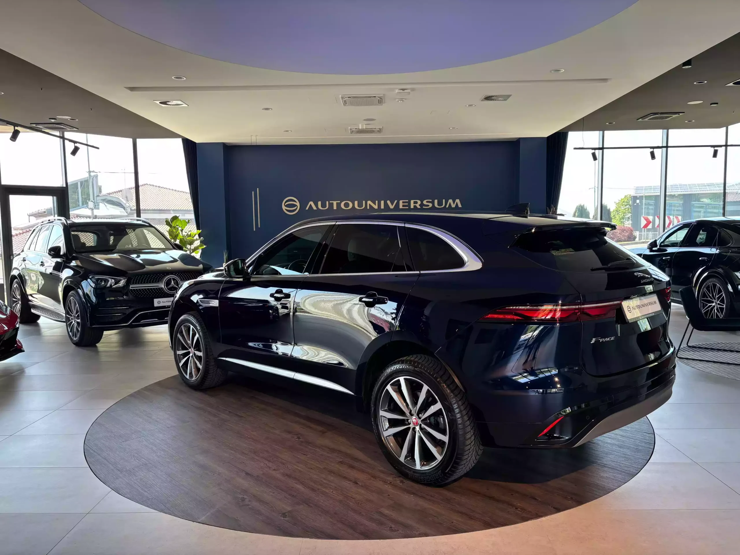 Jaguar F-Pace AWD D200 HSE R-Dynamic Automatic