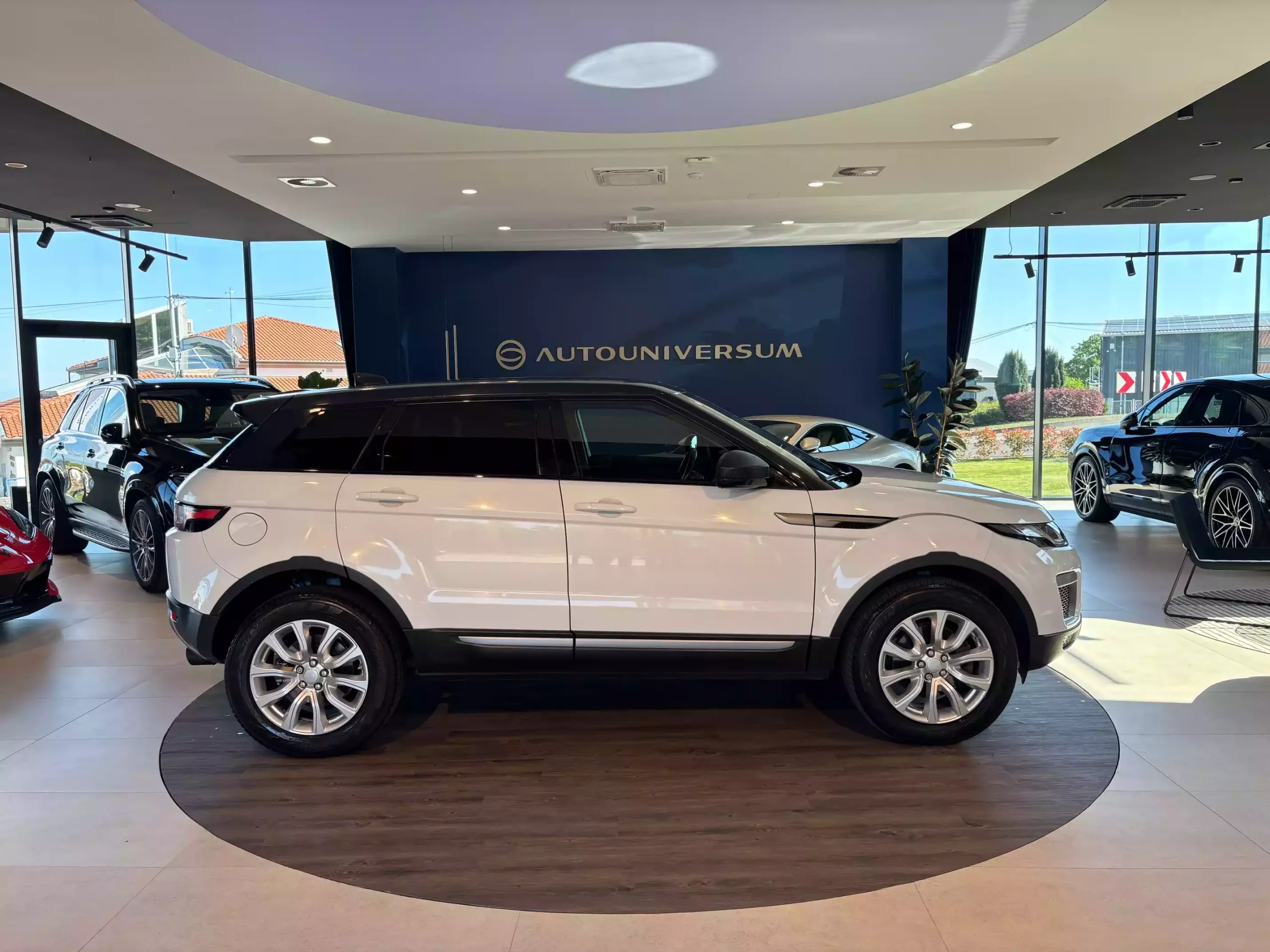 Range Rover Evoque 2.0 TD4 AWD SE Automatic