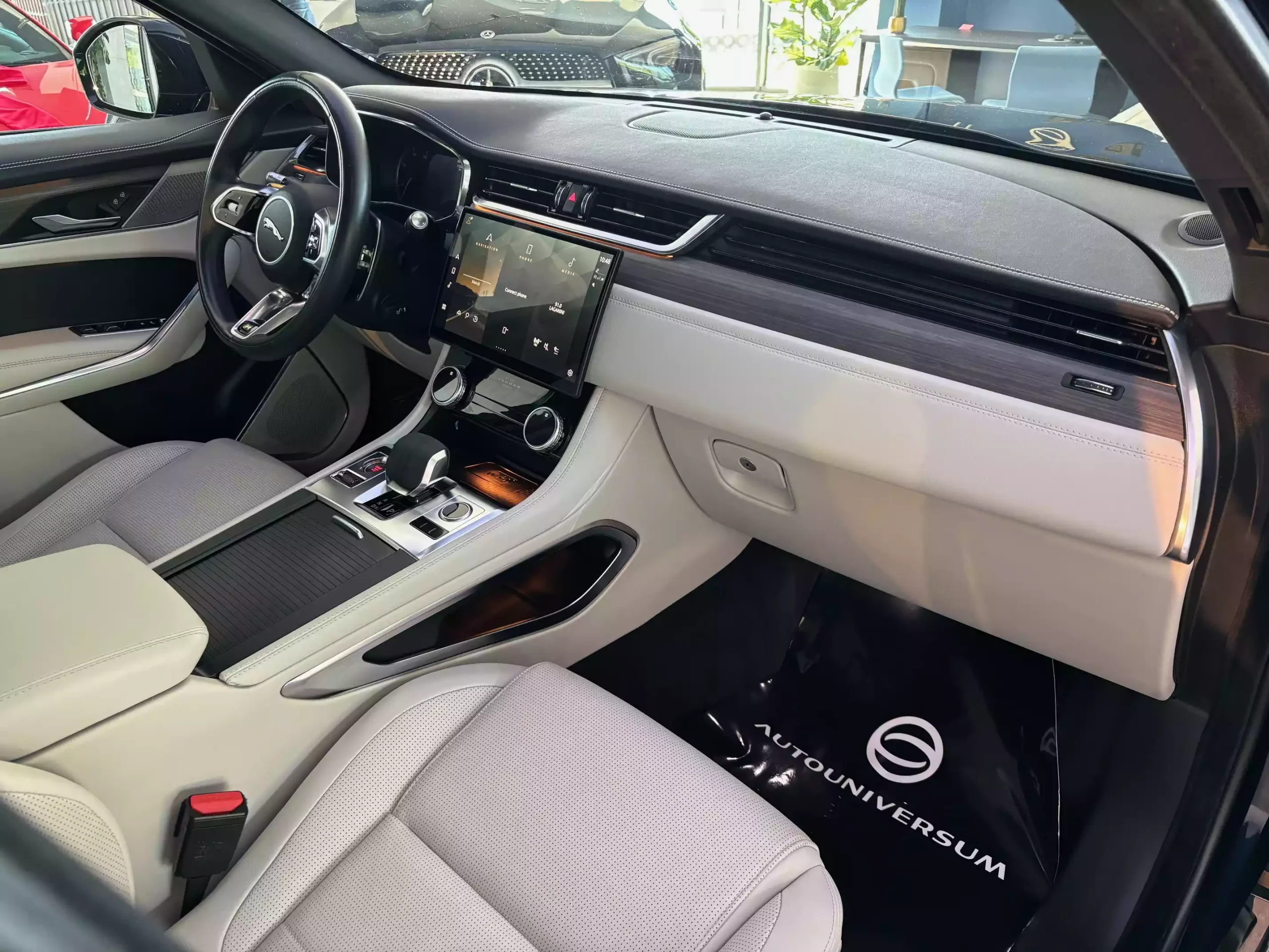 Jaguar F-Pace AWD D200 HSE R-Dynamic Automatic