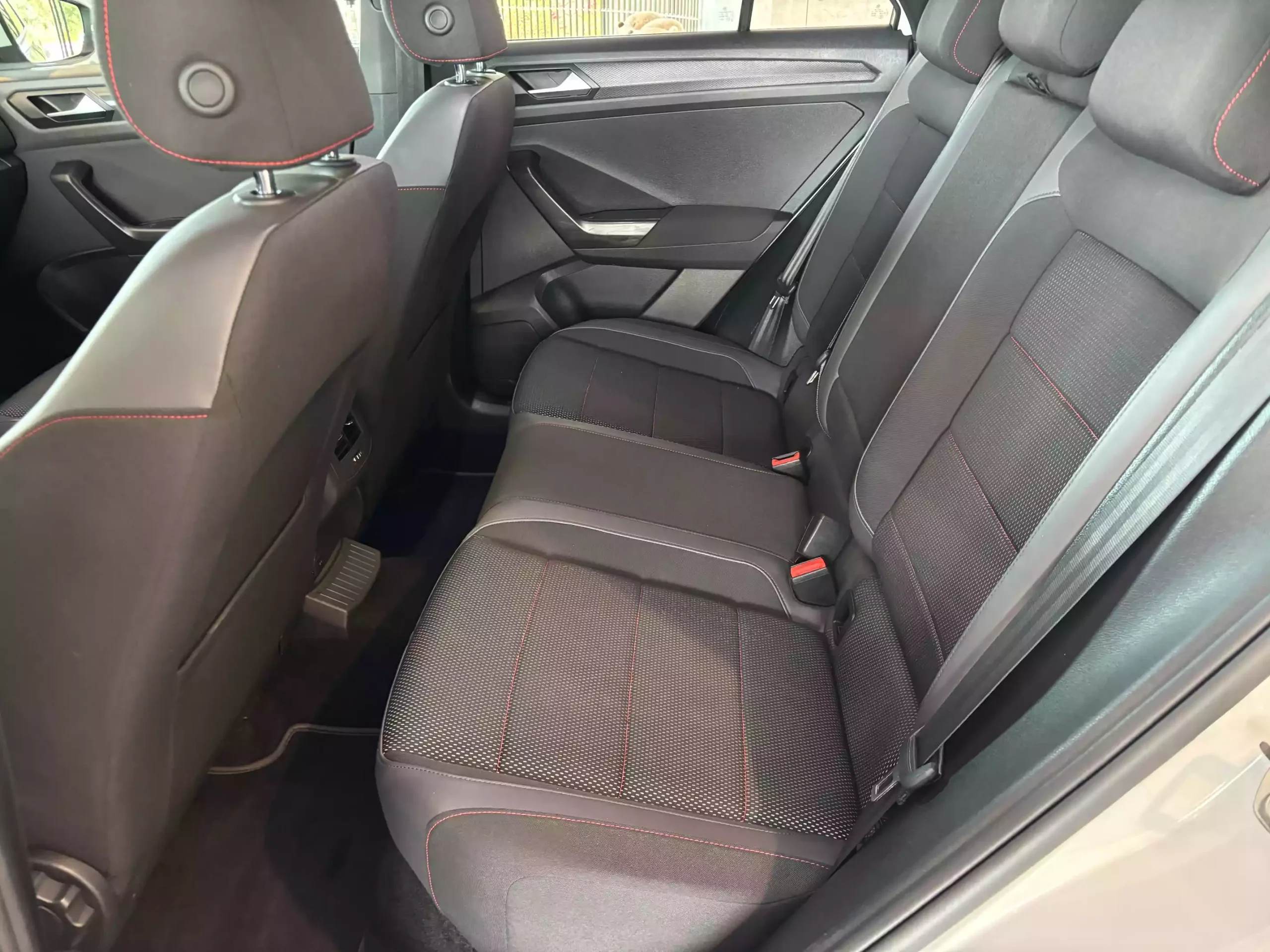 VW T-Roc 2.0 TDI DSG R-Line