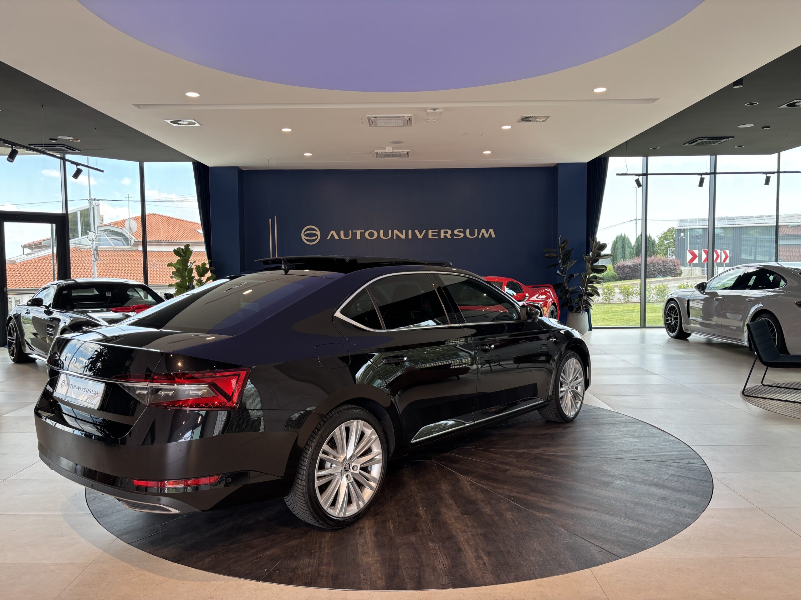 Škoda Superb 2.0 TDI DSG Laurin&Klement