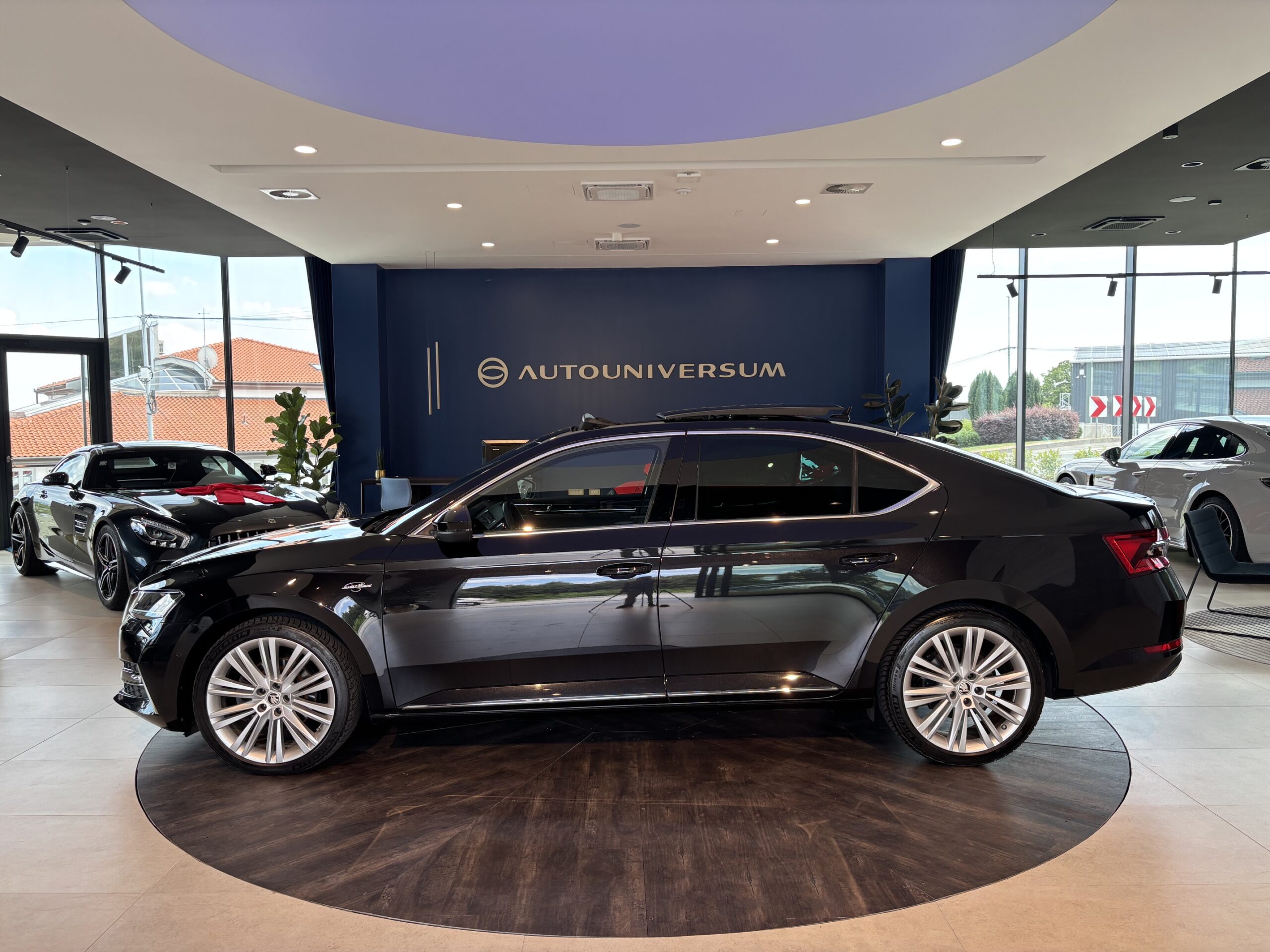 Škoda Superb 2.0 TDI DSG Laurin&Klement