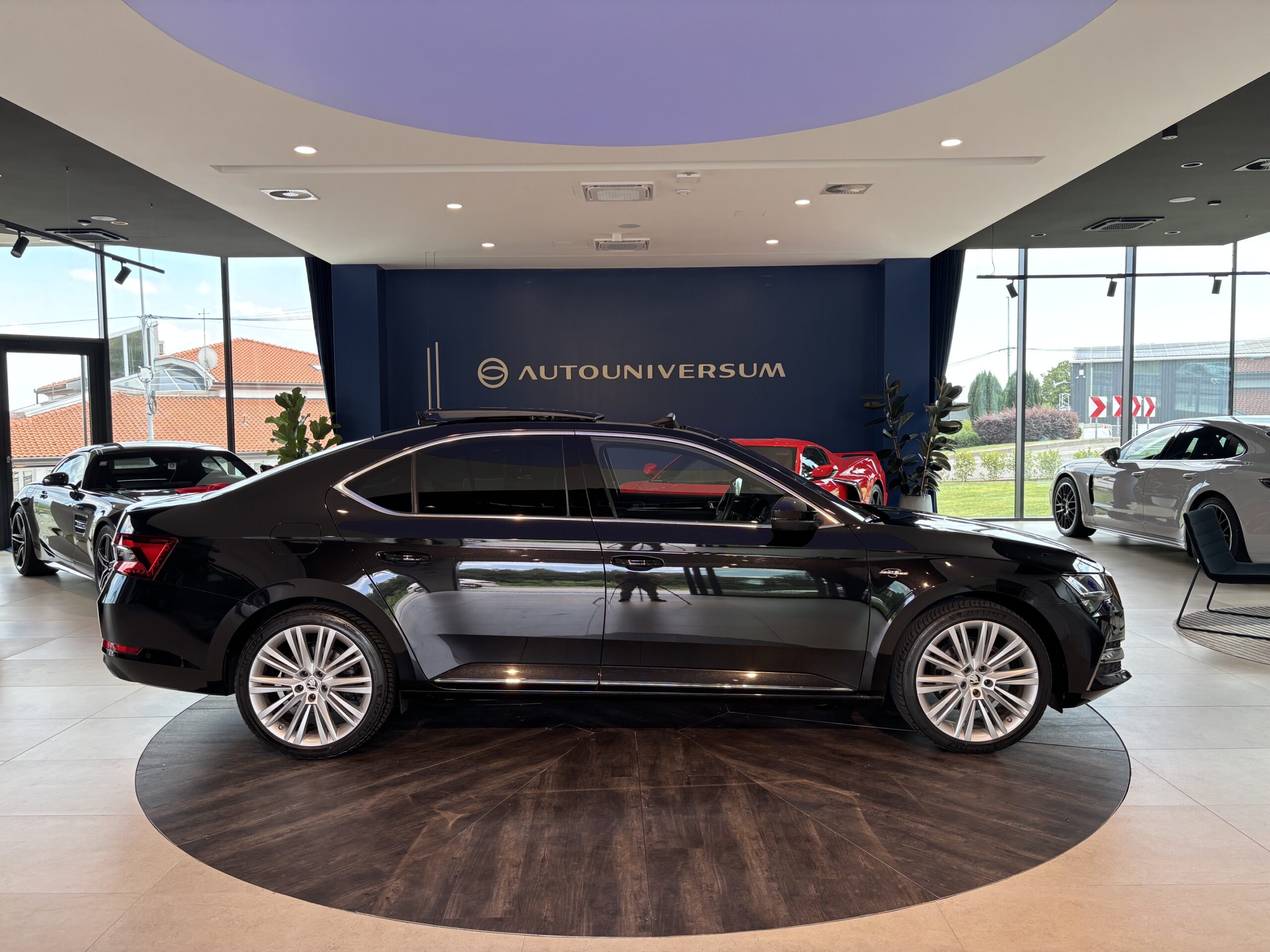 Škoda Superb 2.0 TDI DSG Laurin&Klement