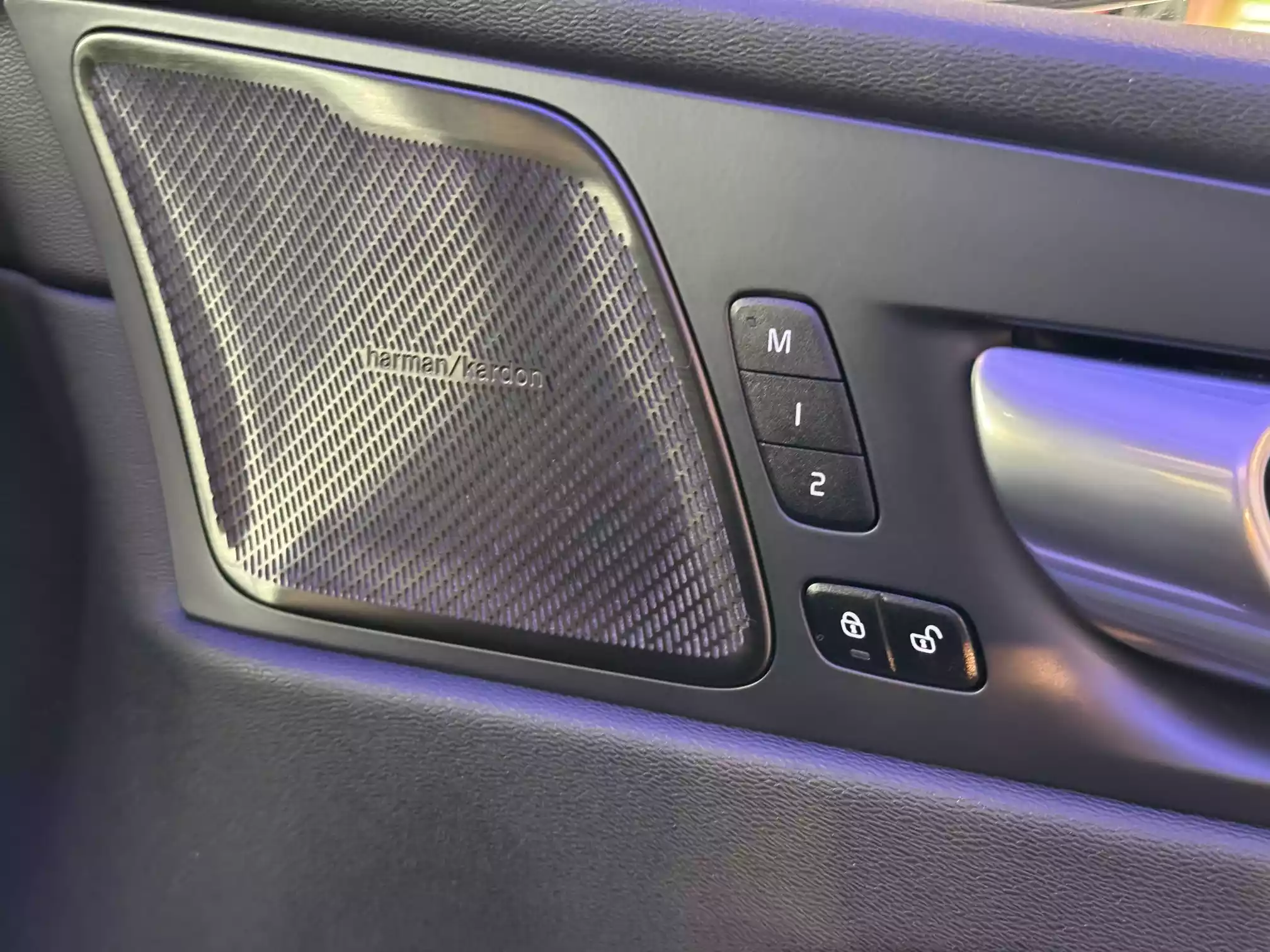 Volvo XC60 B4 D R-Design Automatic