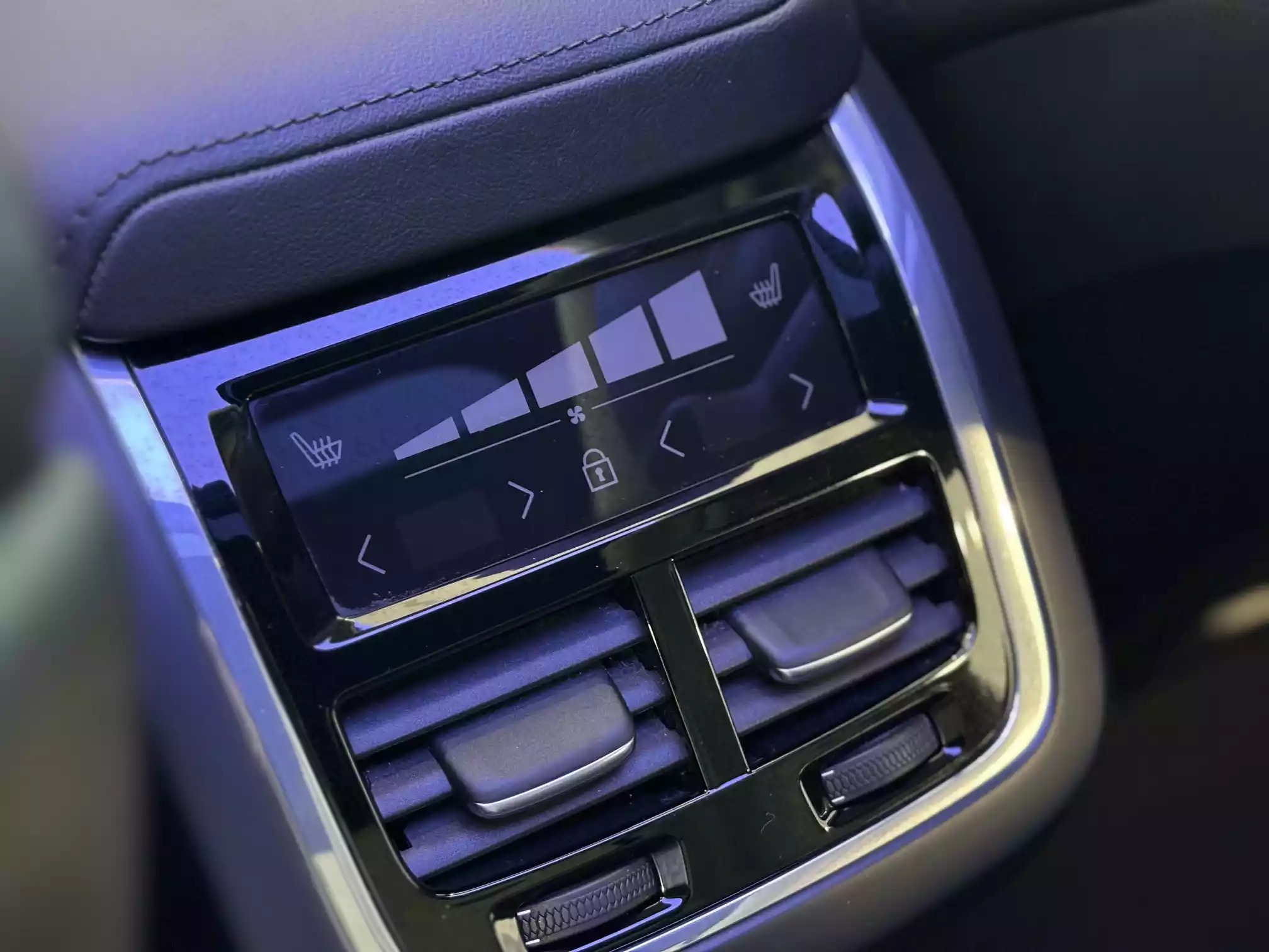 Volvo XC60 B4 D R-Design Automatic