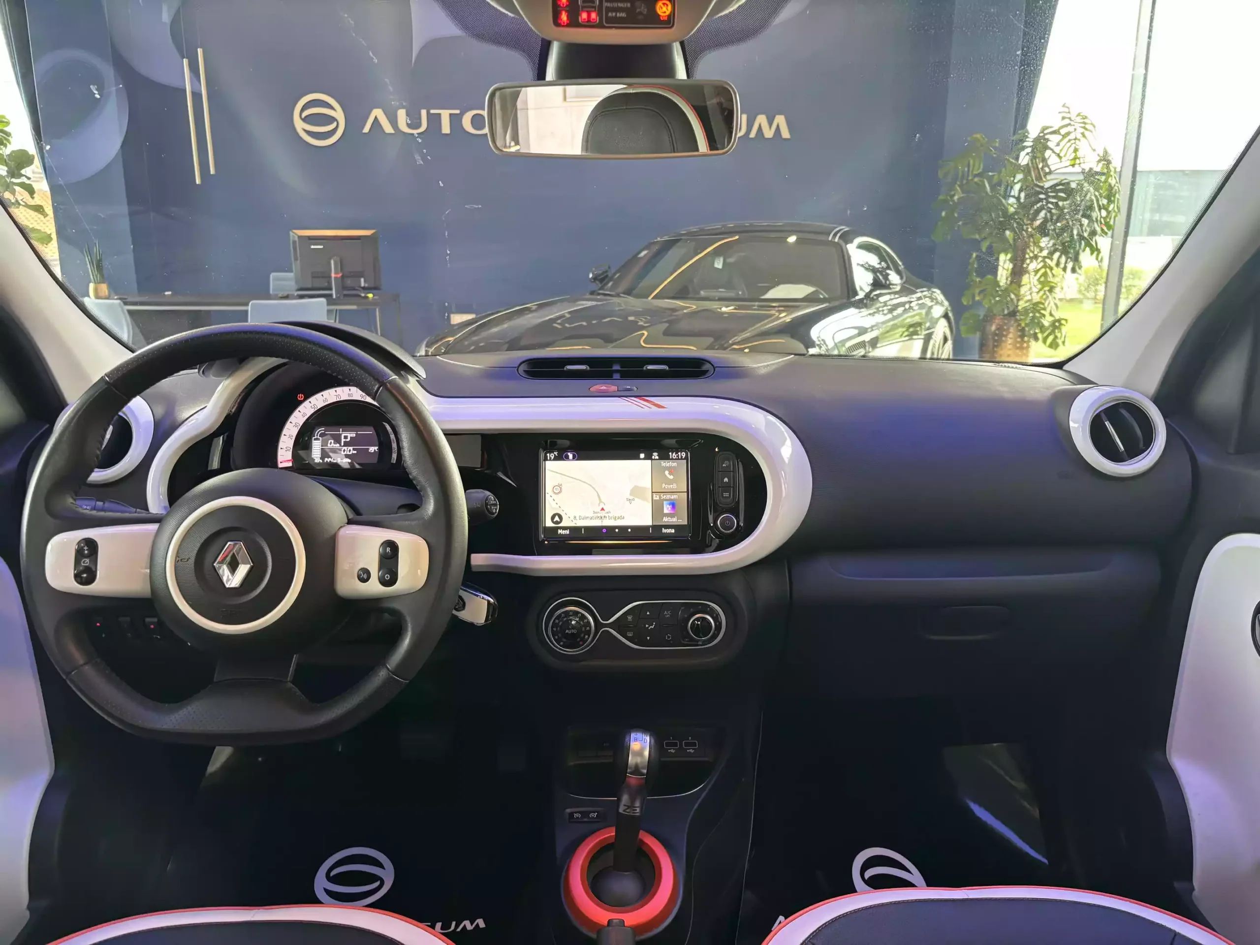 Renault Twingo Z.E. R80 Intens