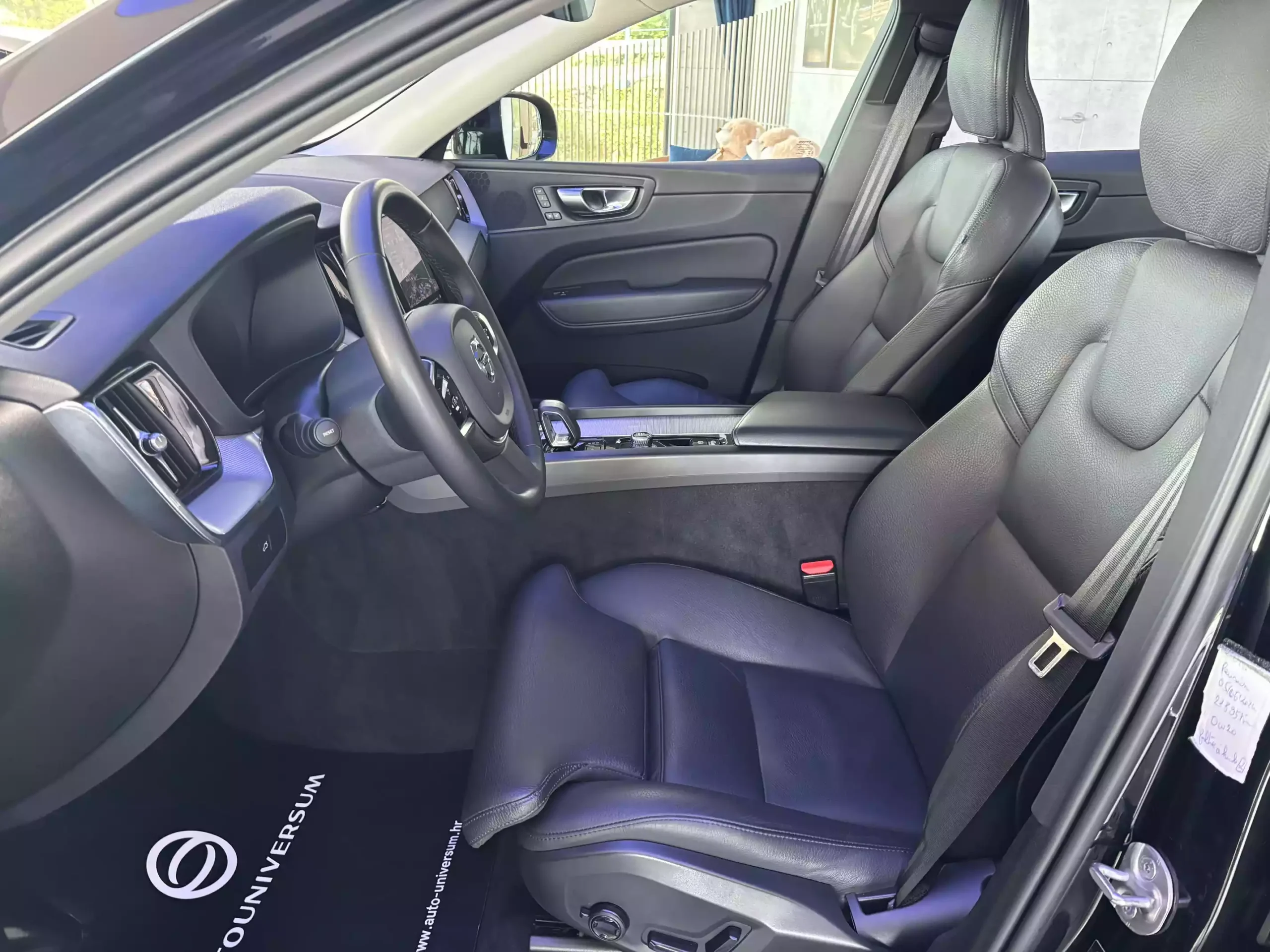 Volvo XC60 B4 R-Design Automatic