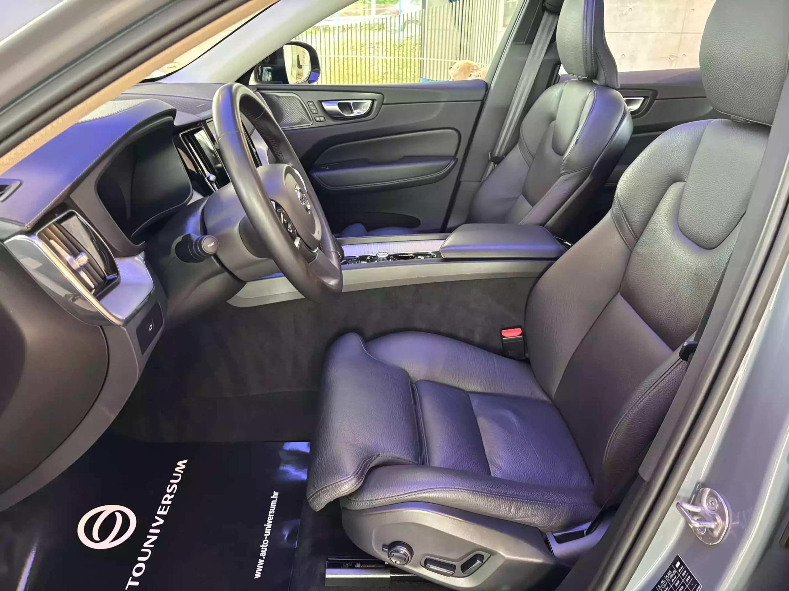 Volvo XC60 B4 D R-Design Automatic