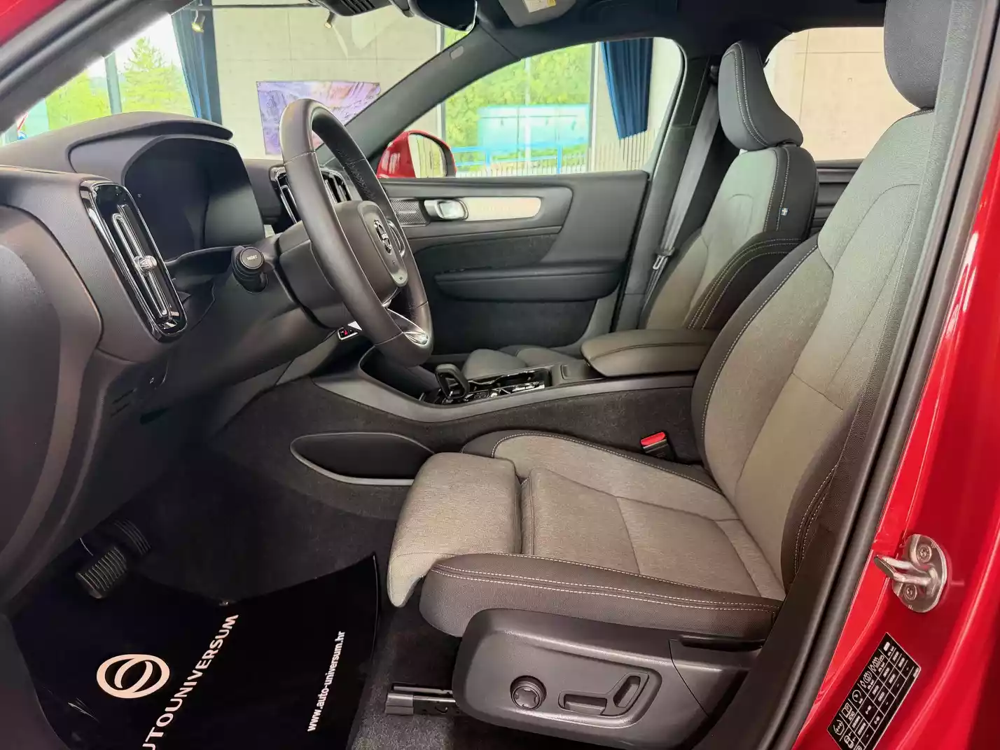 Volvo XC40 B4 (P) Advanced Bright AWD Automatic